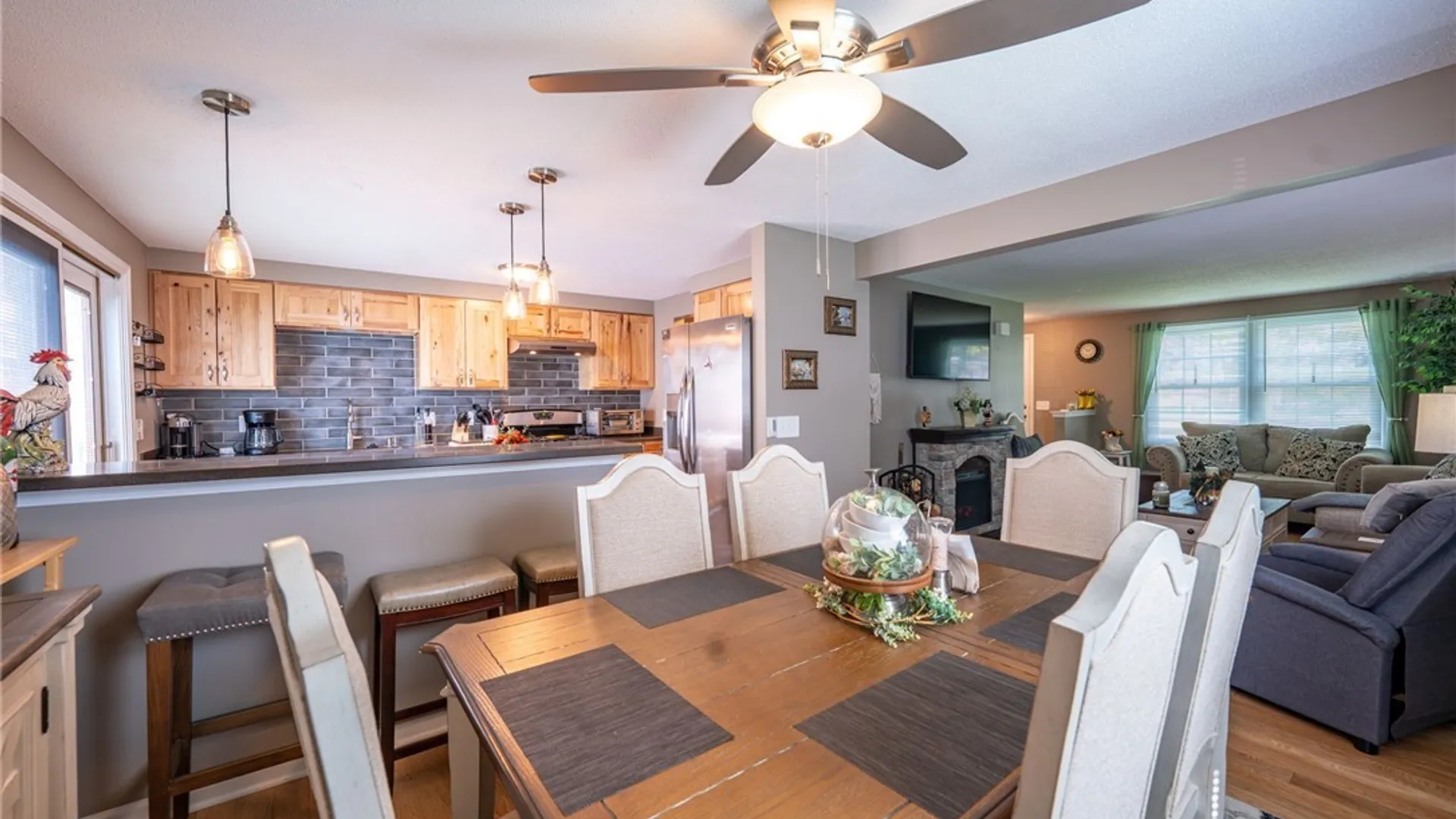 Property at 270 Wimbledon Court, West Seneca, NY 14224 8