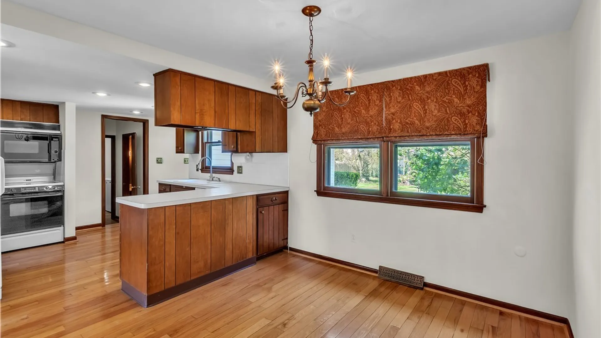 Property at 74 Heritage Road, Amherst, NY 14221 14