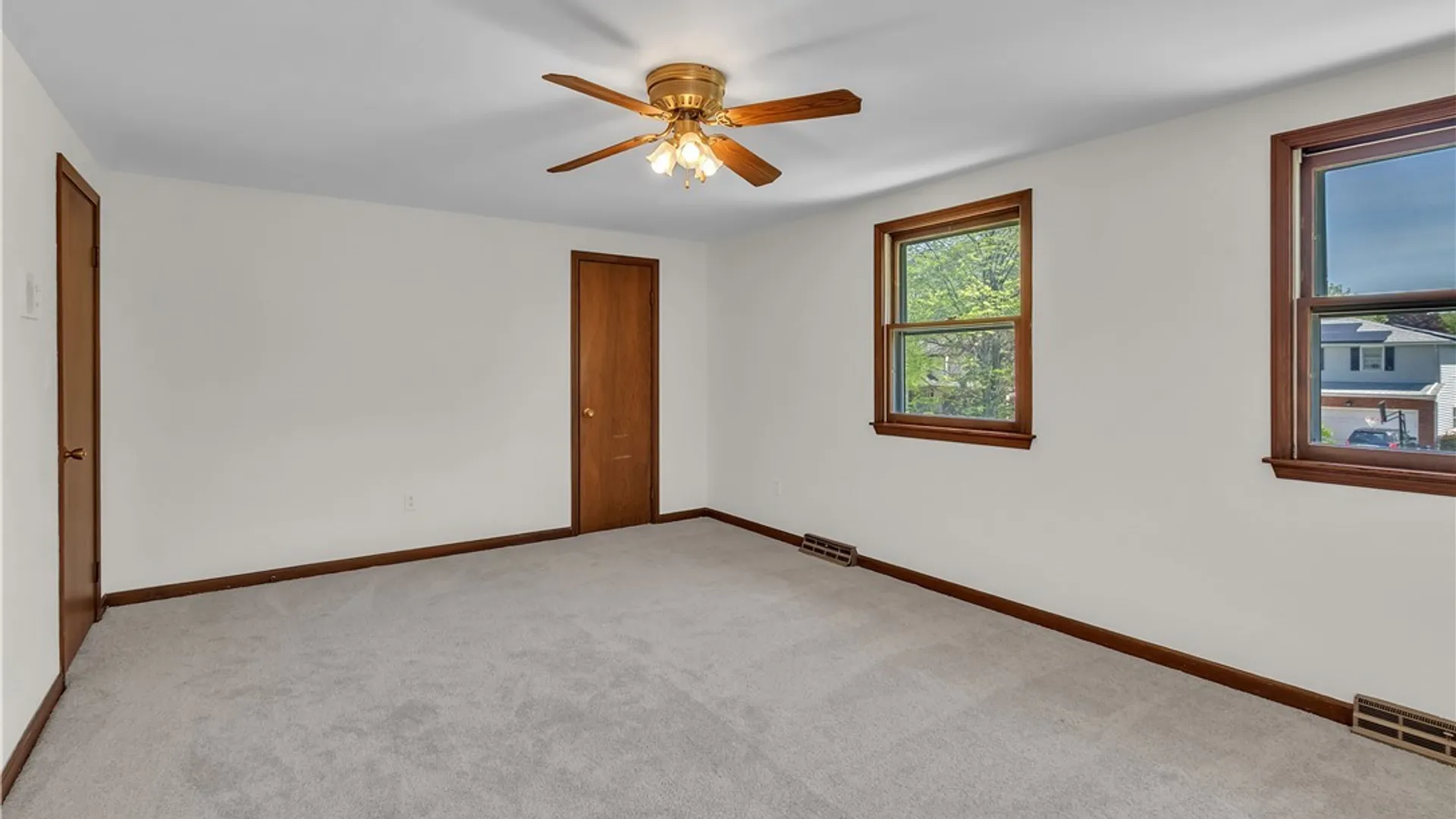 Property at 74 Heritage Road, Amherst, NY 14221 23