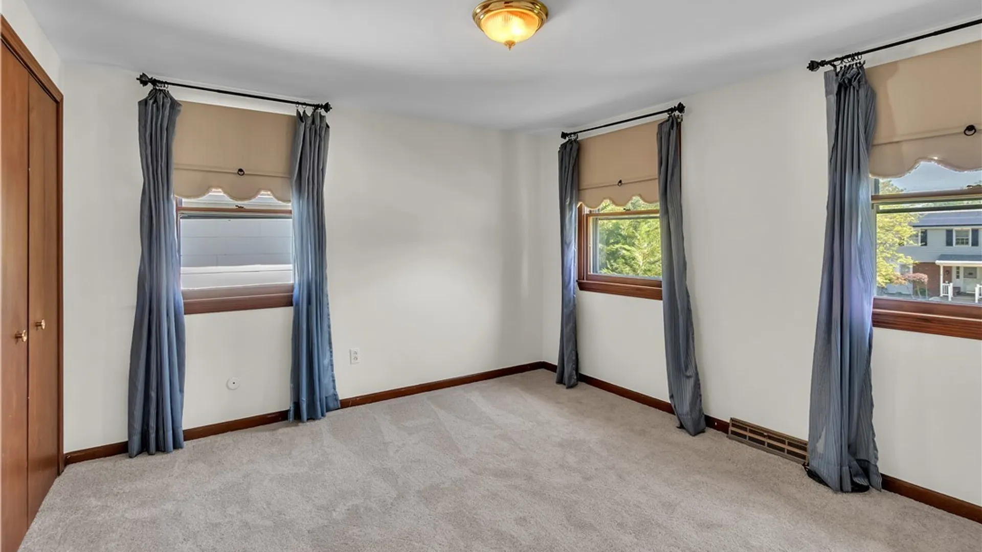 Property at 74 Heritage Road, Amherst, NY 14221 26