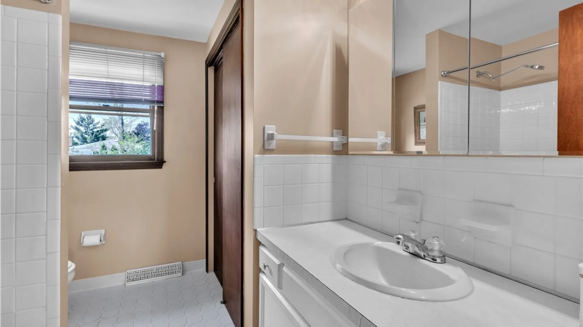 Property at 74 Heritage Road, Amherst, NY 14221 28