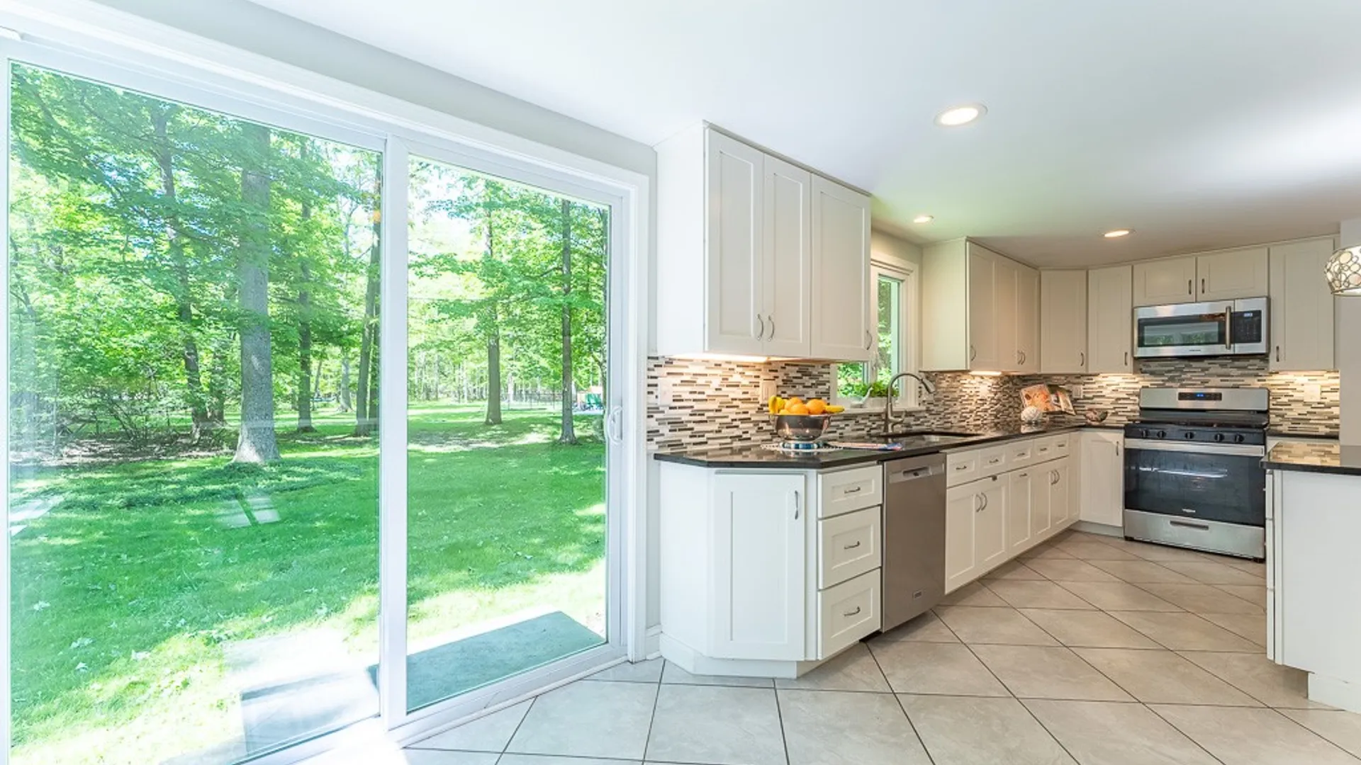 Property at 220 Hibiscus Dr Drive, Brighton, NY 14618 15