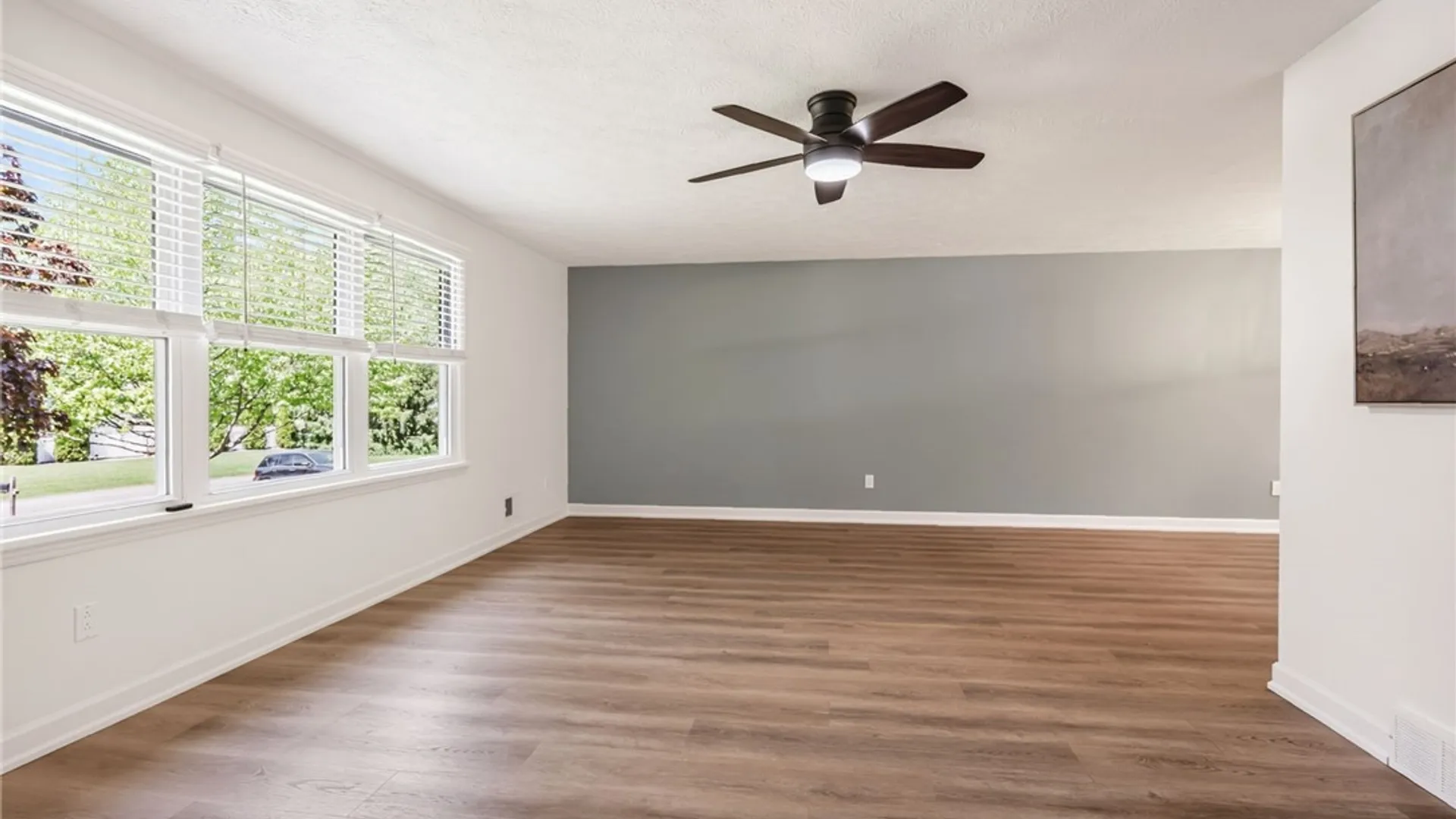 Property at 8 Putnam Cir, Perinton, NY 14450 14