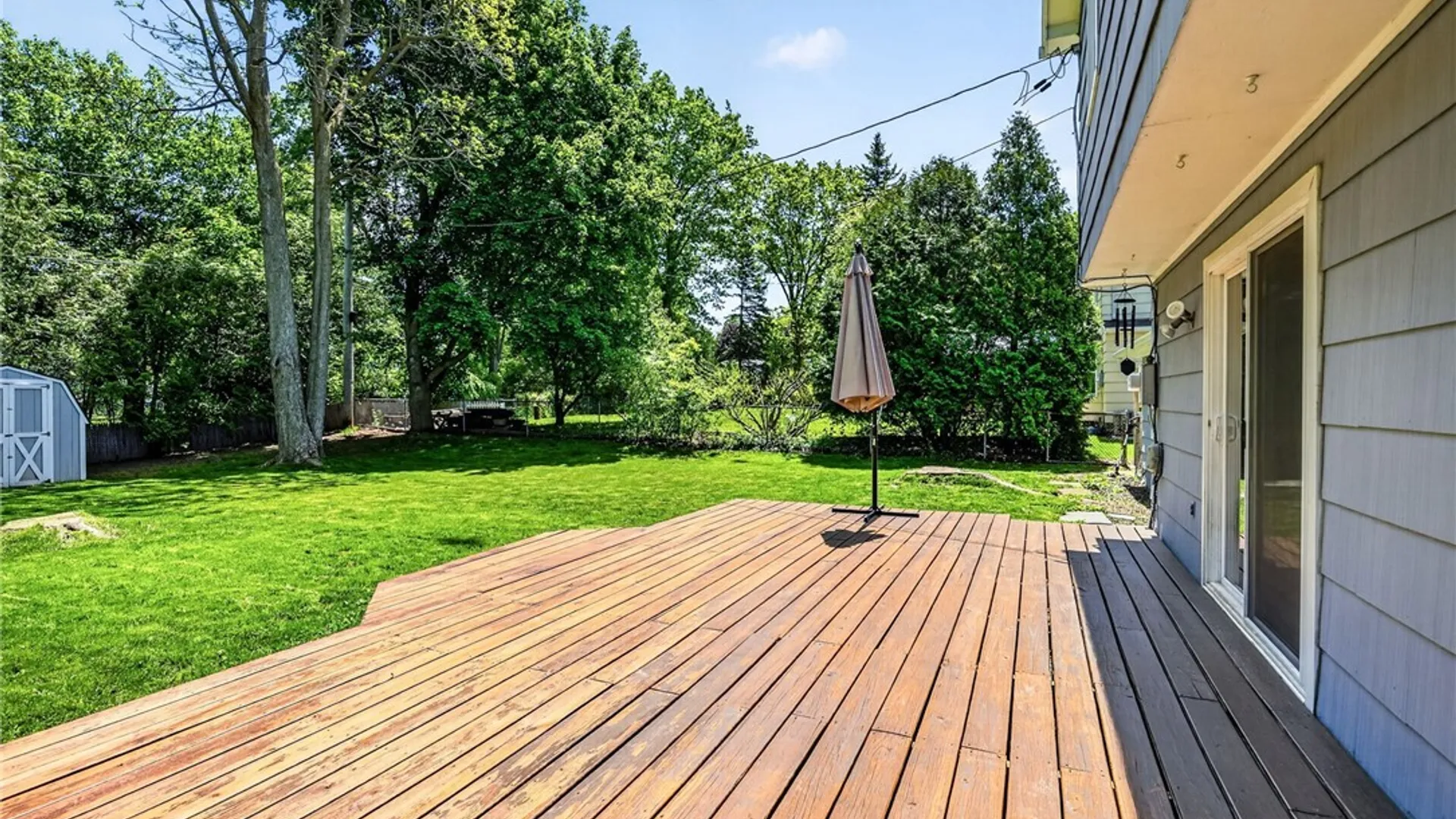 Property at 8 Putnam Cir, Perinton, NY 14450 41