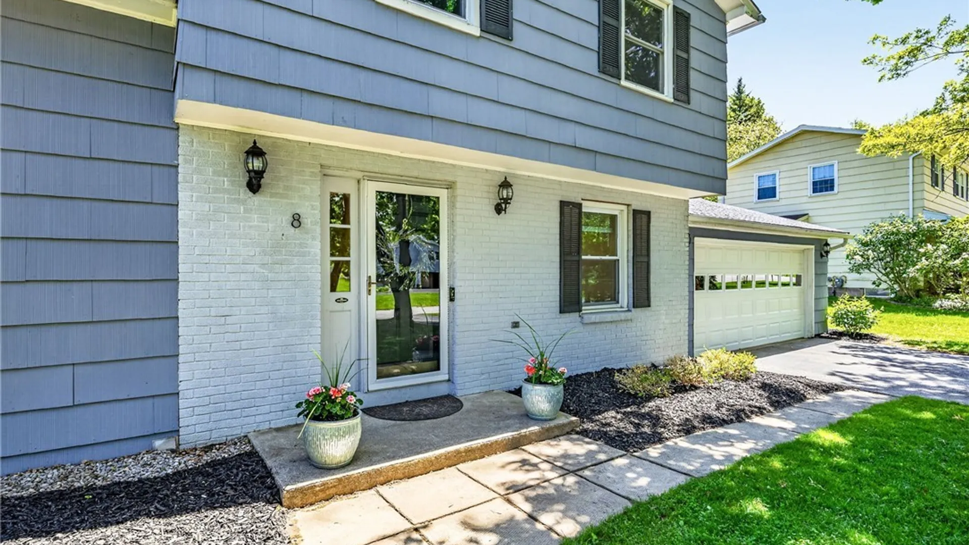 Property at 8 Putnam Cir, Perinton, NY 14450 44