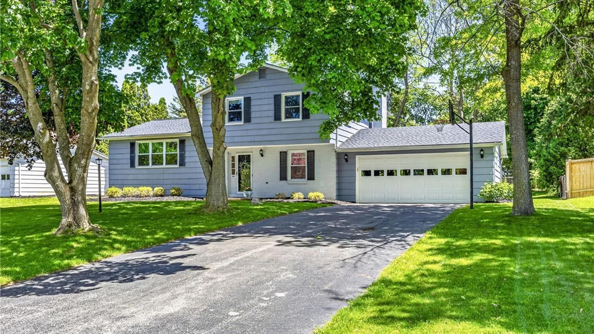 Property at 8 Putnam Cir, Perinton, NY 14450 46
