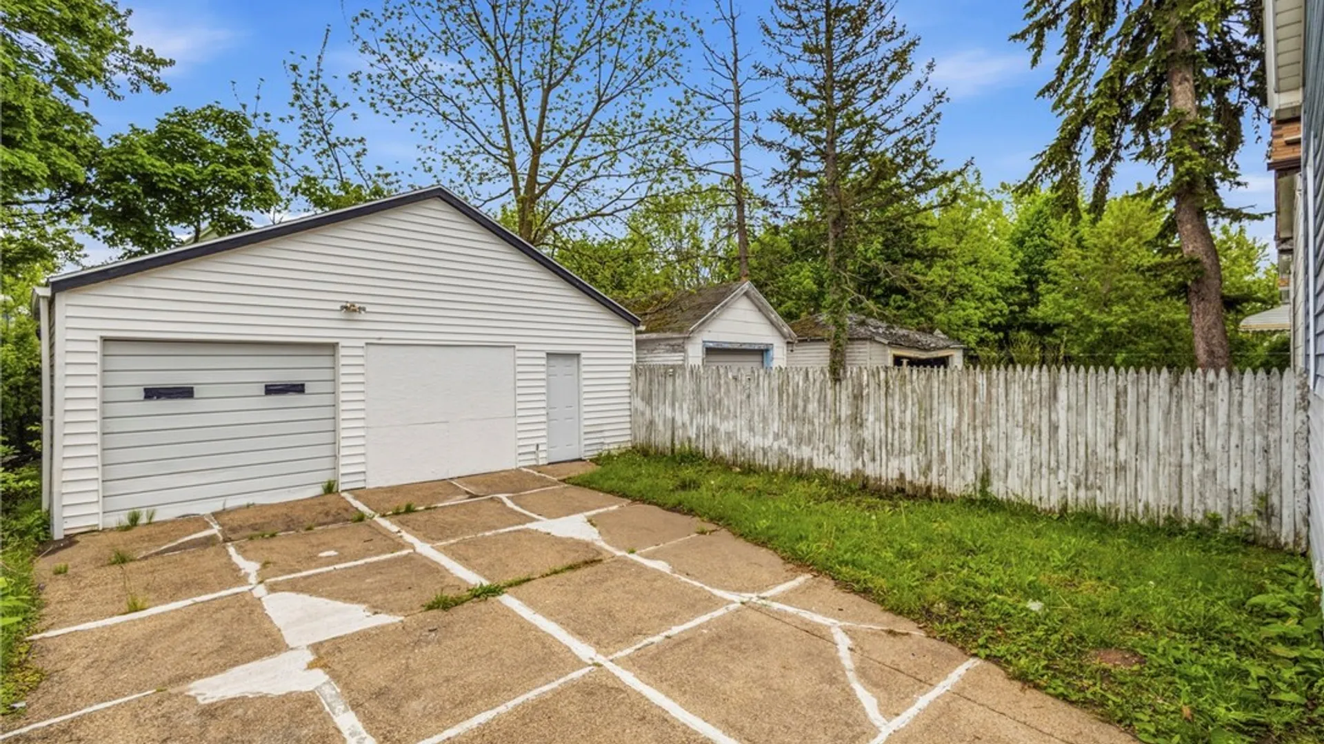 Property at 19 Domedion Avenue, Buffalo, NY 14211 38