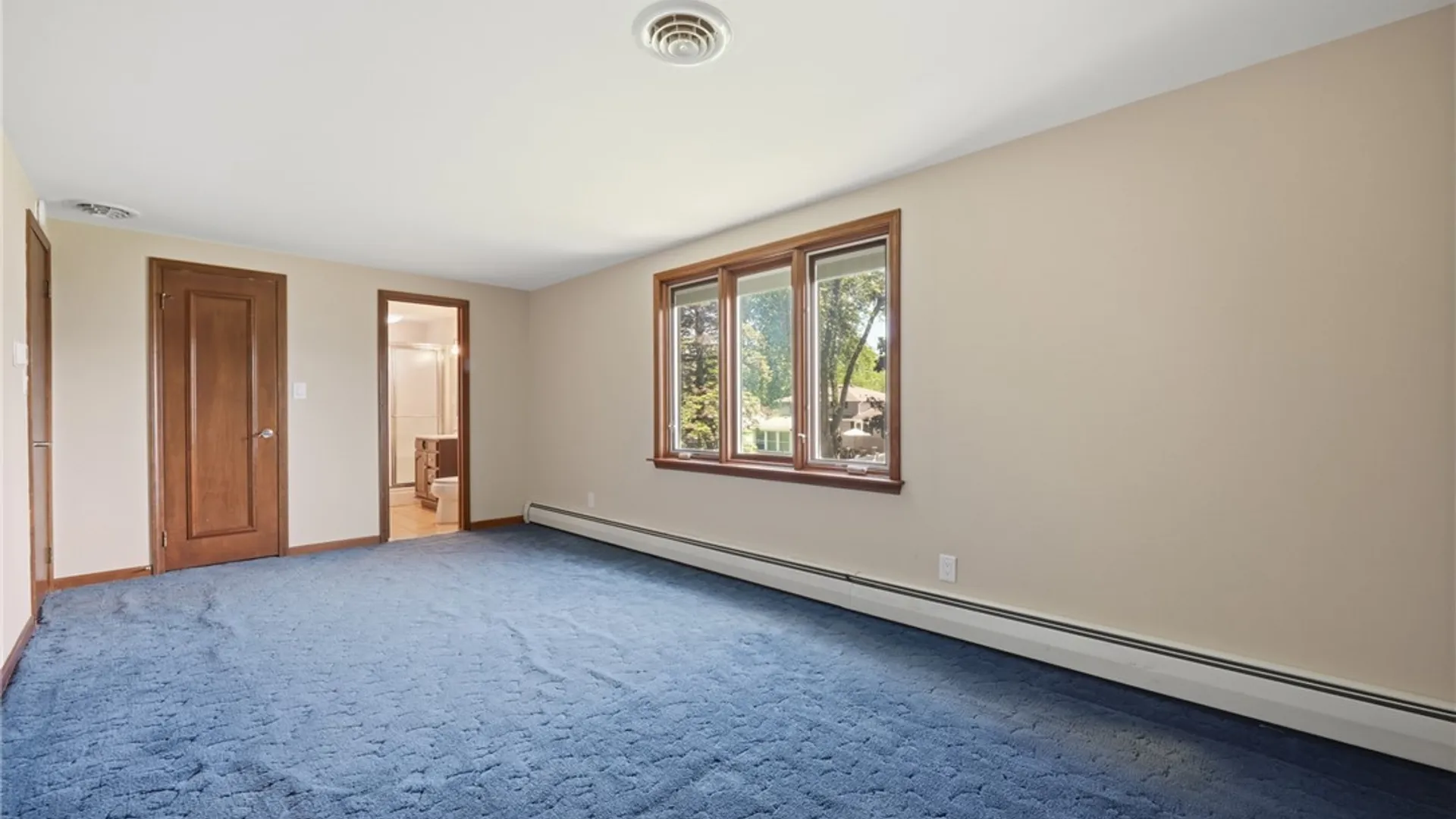 Property at 27 Honorine Drive, Cheektowaga, NY 14043 18