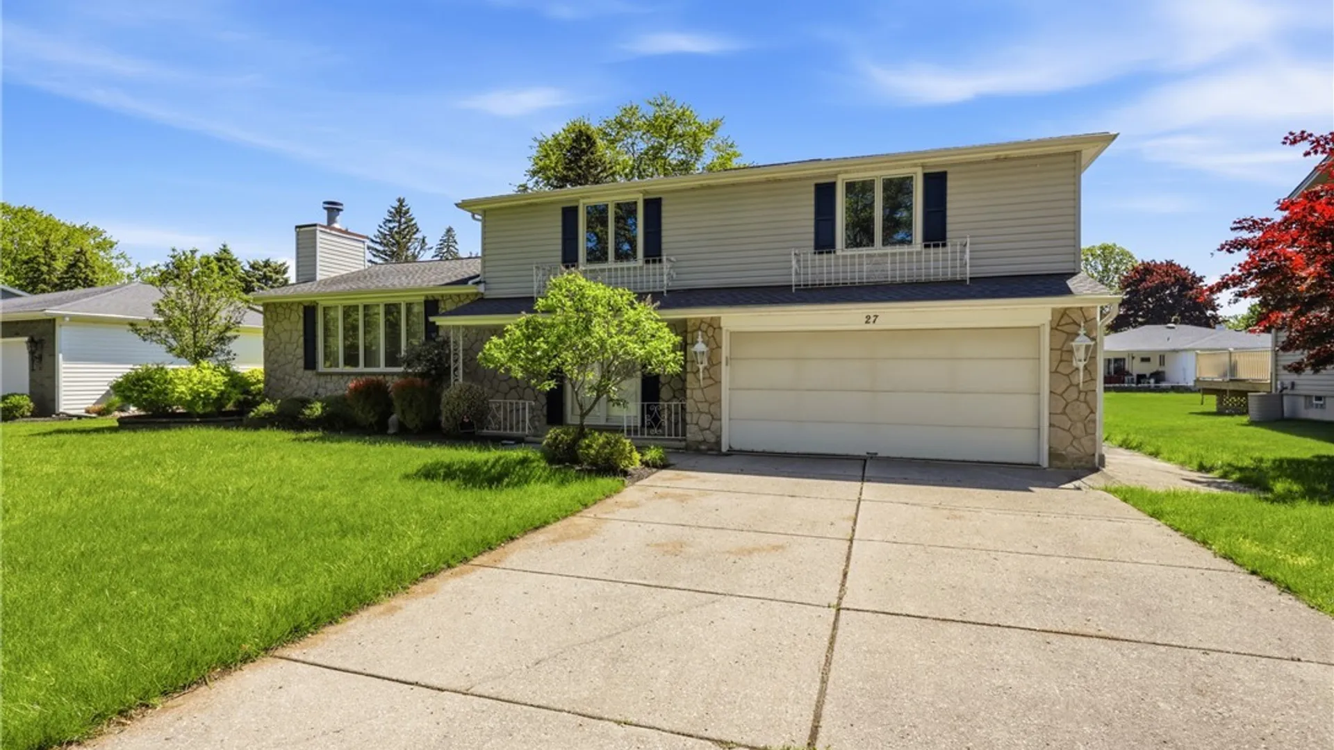 Property at 27 Honorine Drive, Cheektowaga, NY 14043 2