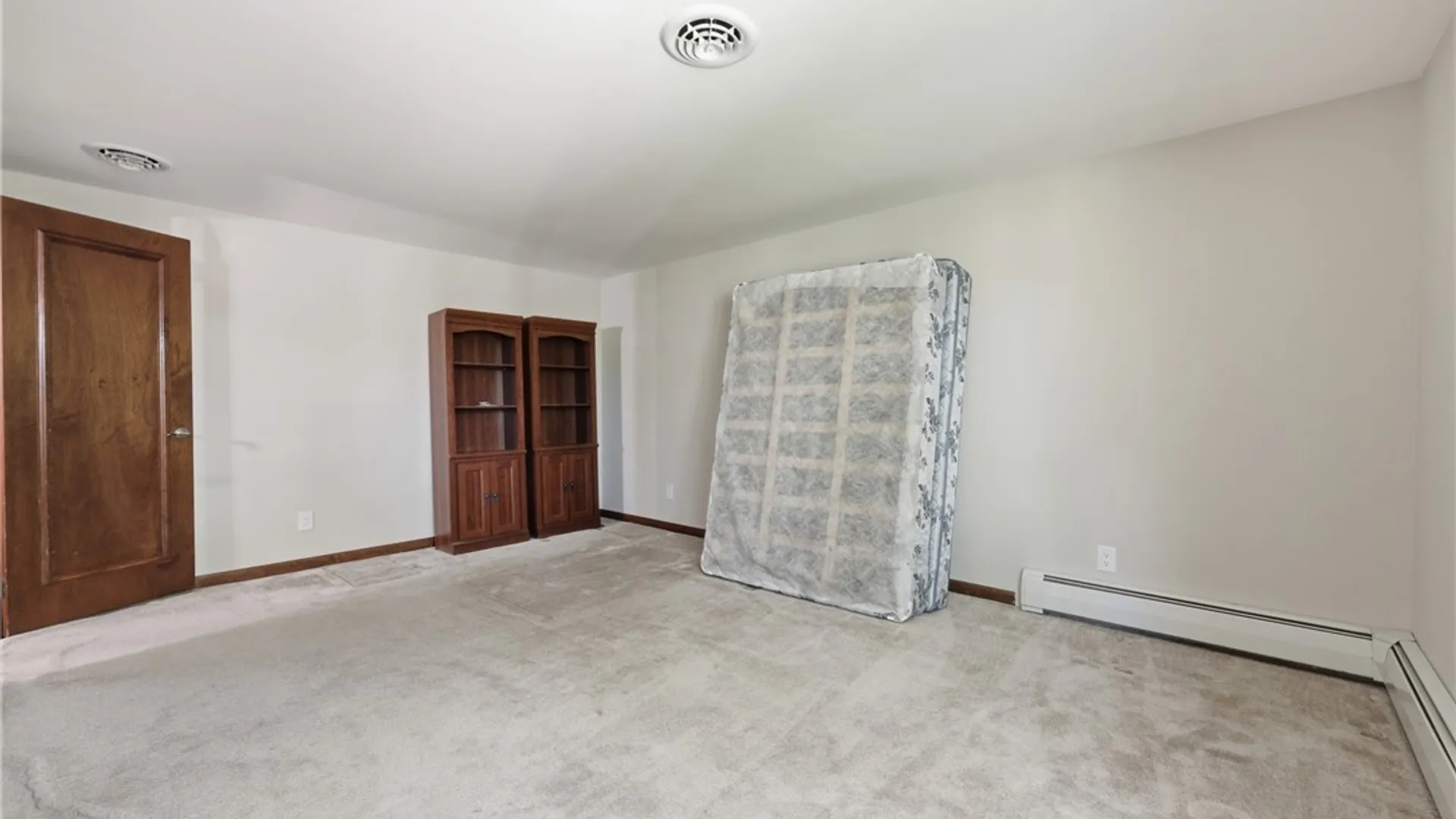 Property at 27 Honorine Drive, Cheektowaga, NY 14043 24
