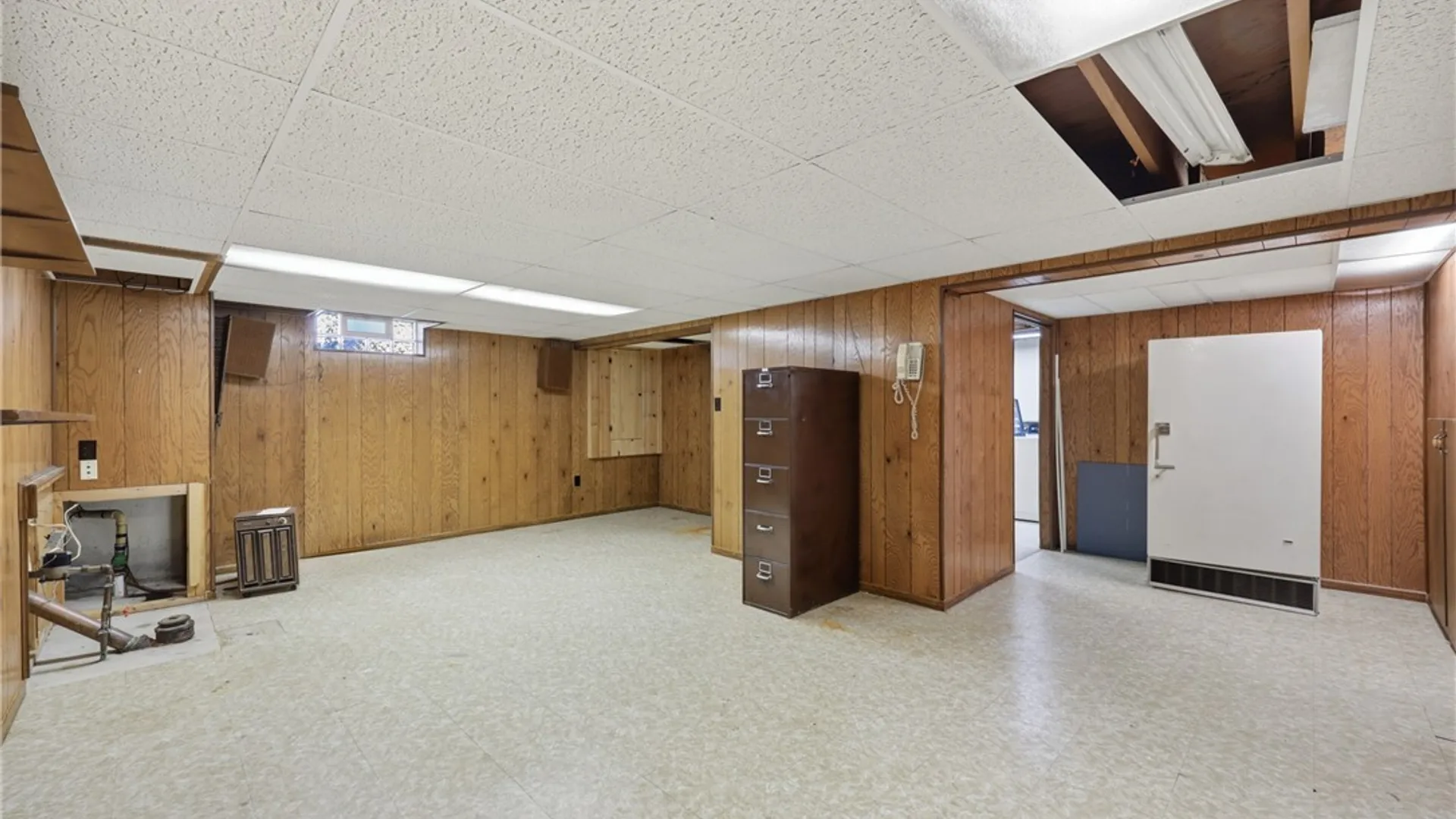 Property at 27 Honorine Drive, Cheektowaga, NY 14043 29