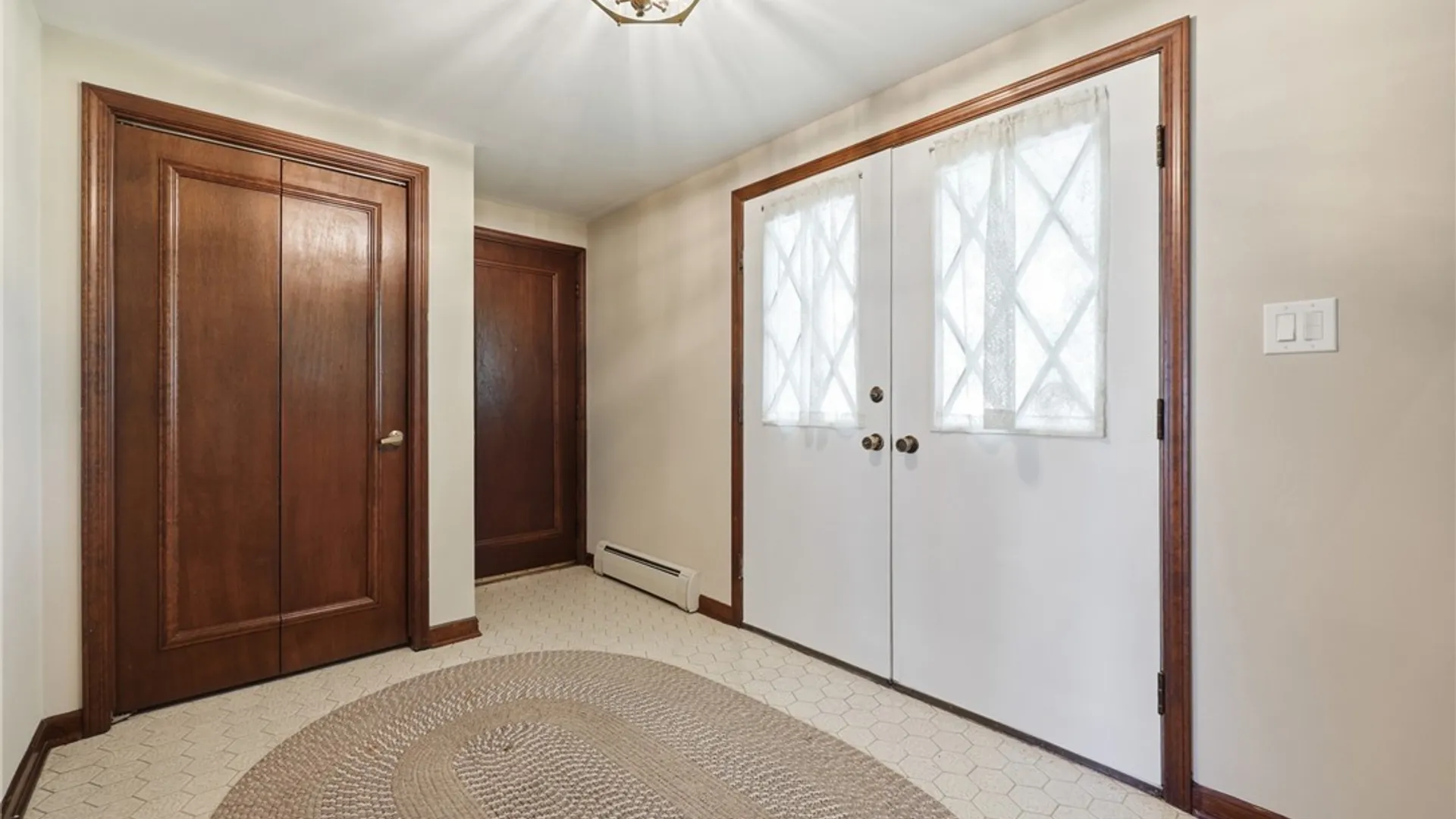 Property at 27 Honorine Drive, Cheektowaga, NY 14043 3
