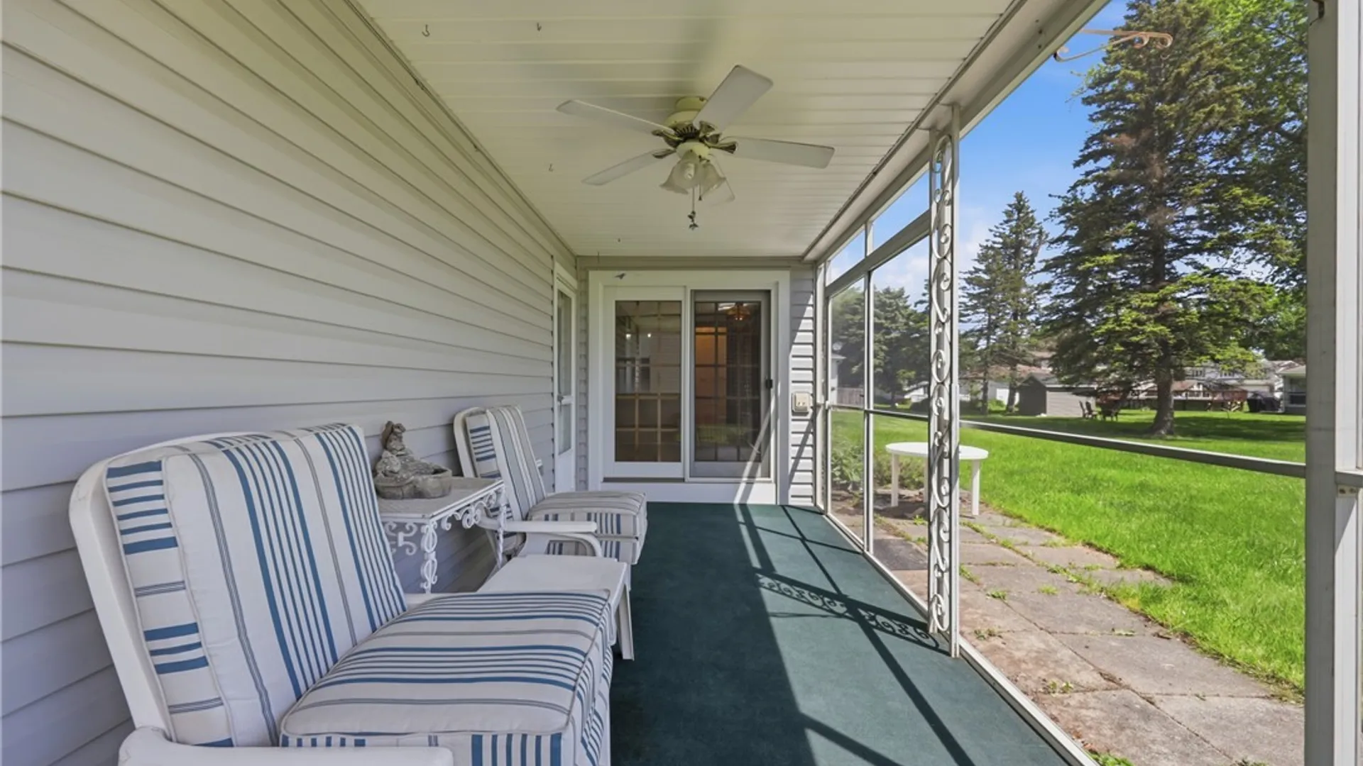 Property at 27 Honorine Drive, Cheektowaga, NY 14043 32