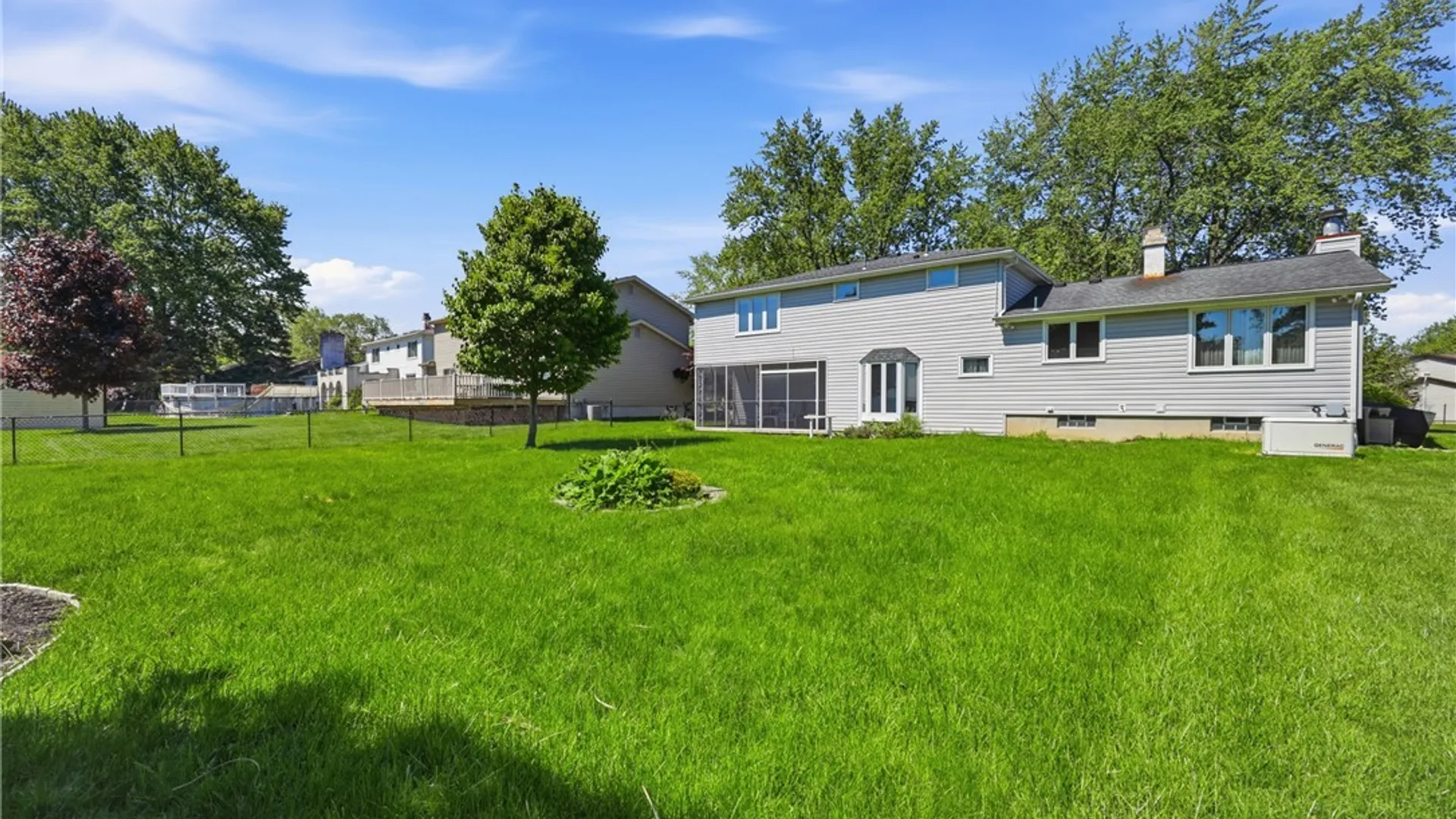 Property at 27 Honorine Drive, Cheektowaga, NY 14043 34