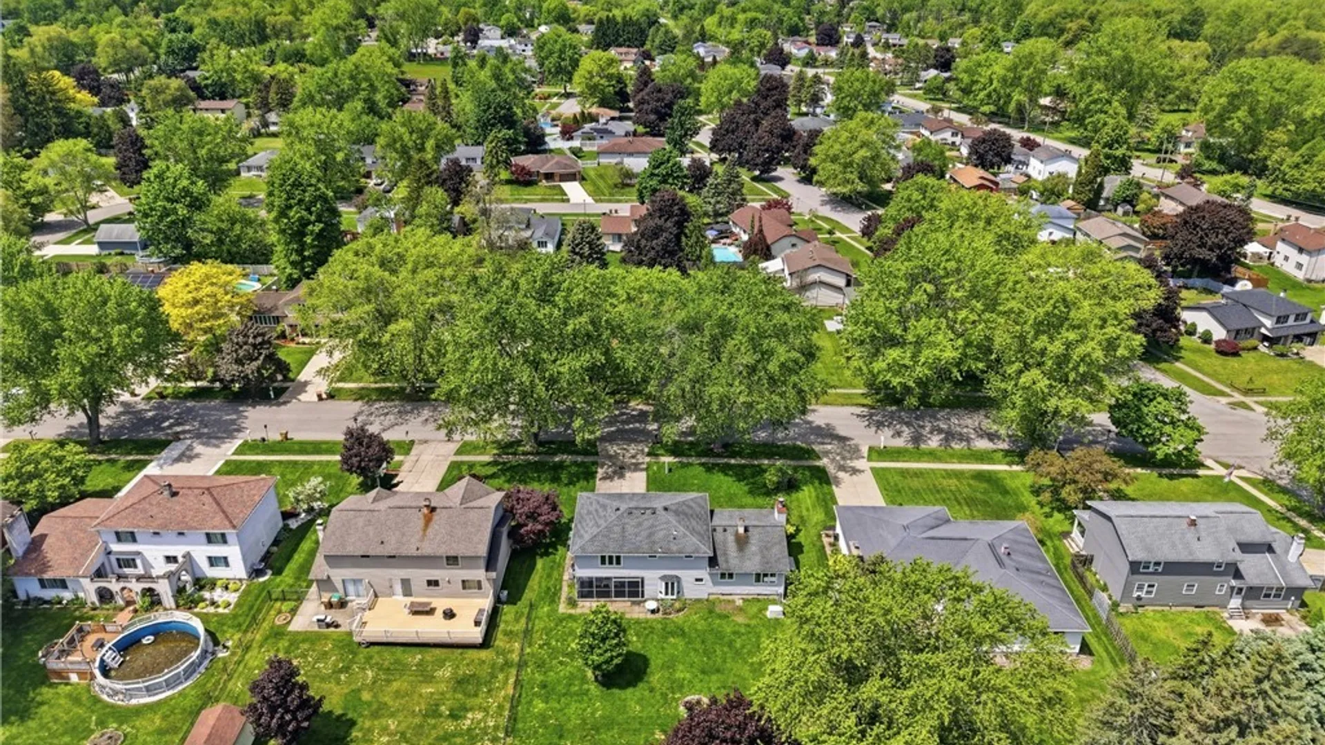 Property at 27 Honorine Drive, Cheektowaga, NY 14043 37