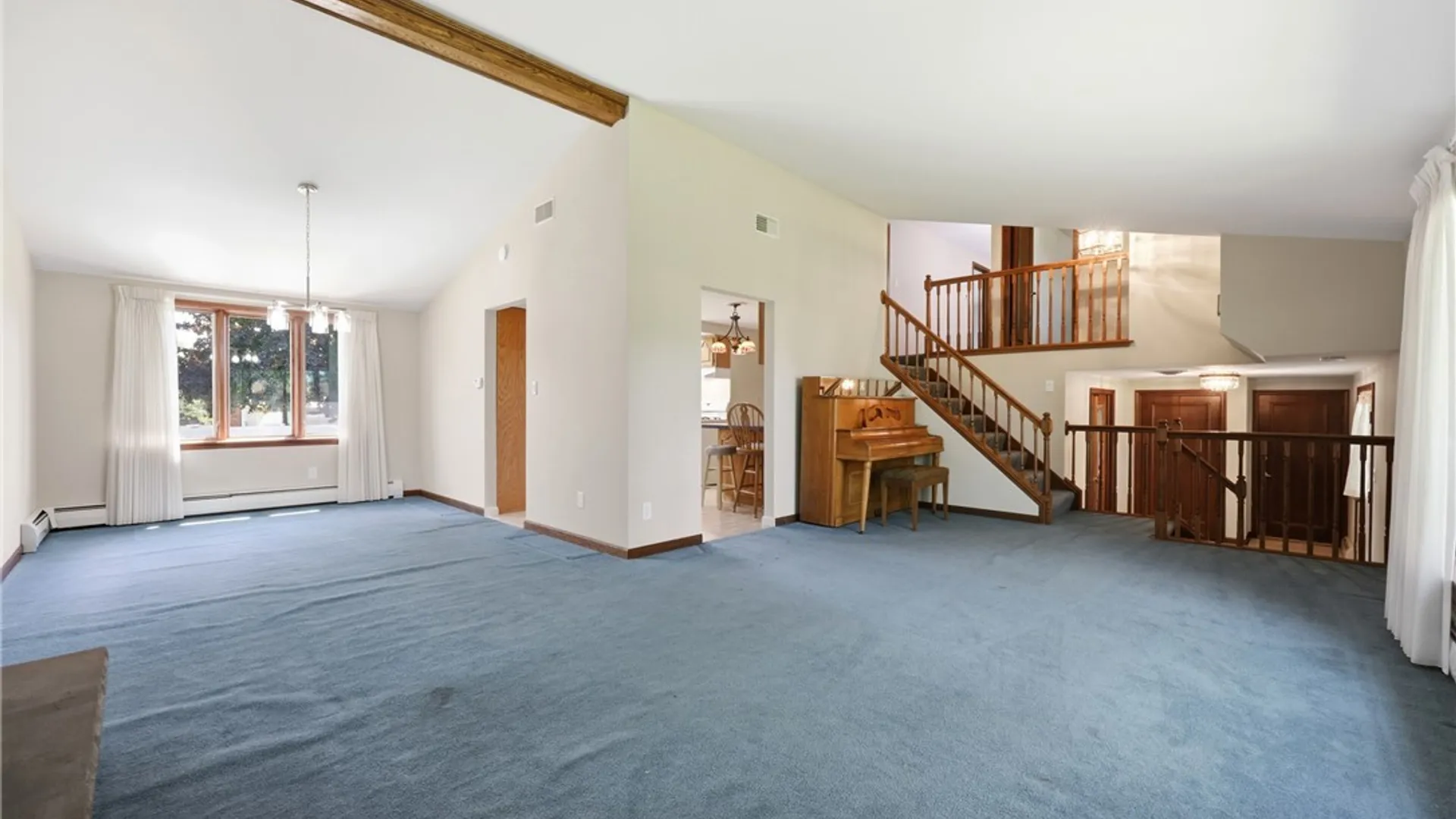 Property at 27 Honorine Drive, Cheektowaga, NY 14043 6