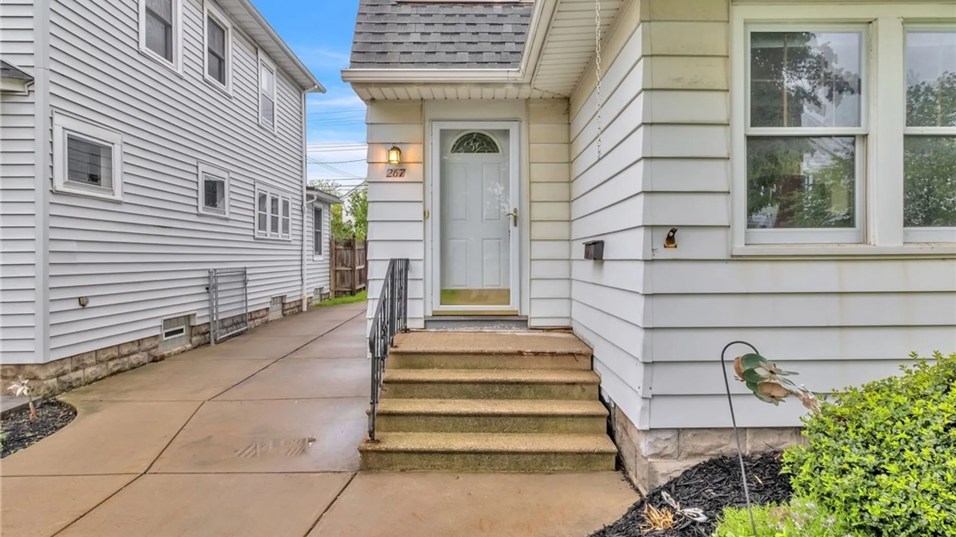 Property at 267 Warren Avenue, Tonawanda, NY 14217 2