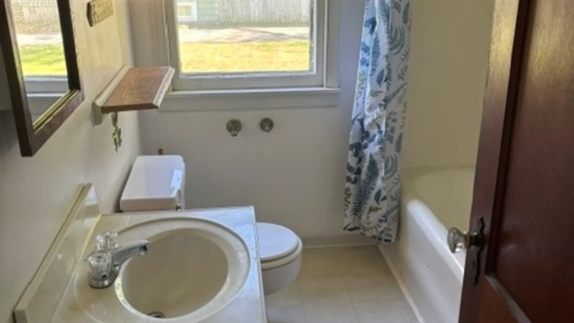 Property at 33 Manhattan Avenue, Batavia City, NY 14020 6