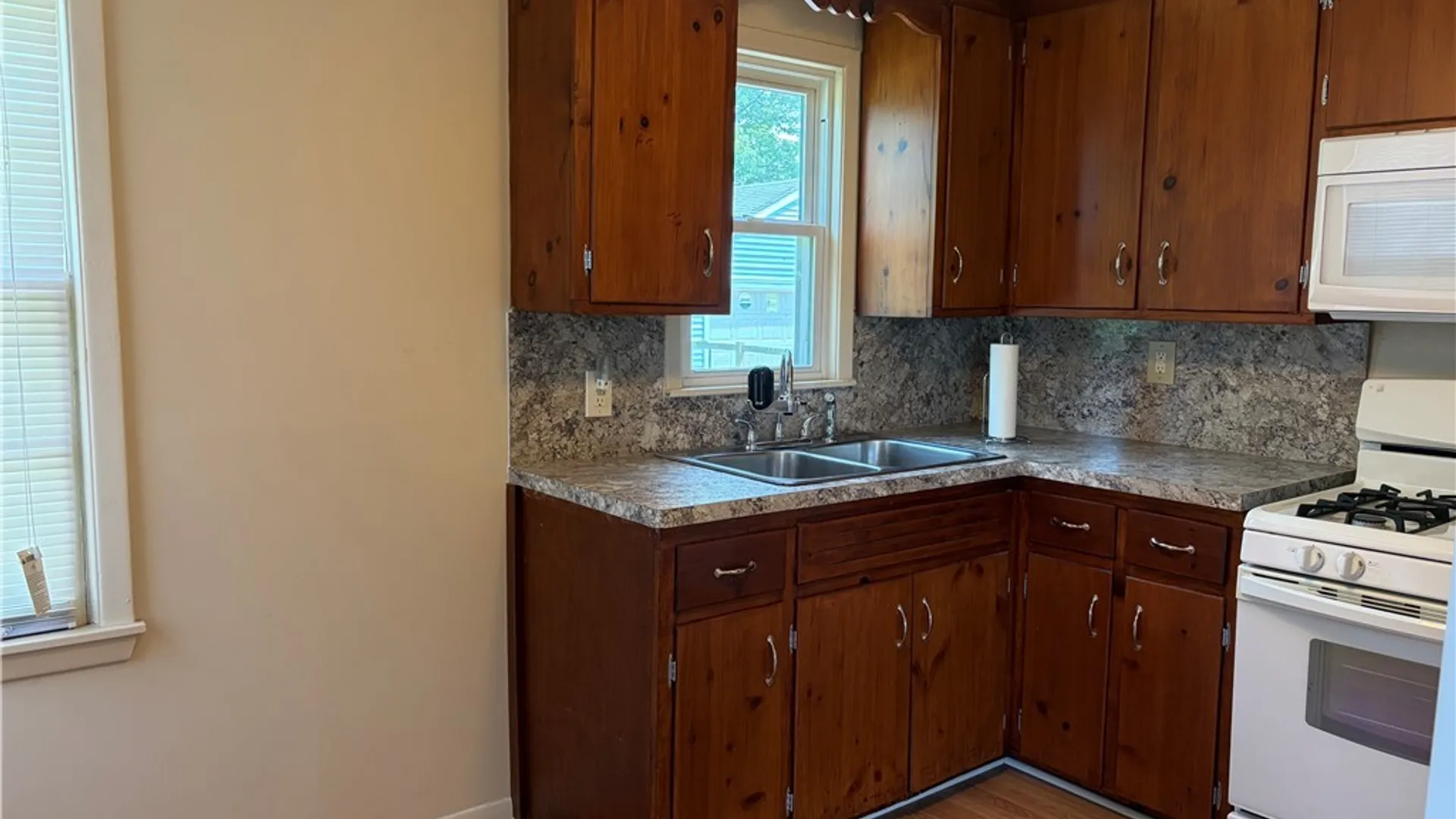 Property at 115 Cambria Street, Buffalo, NY 14206 7