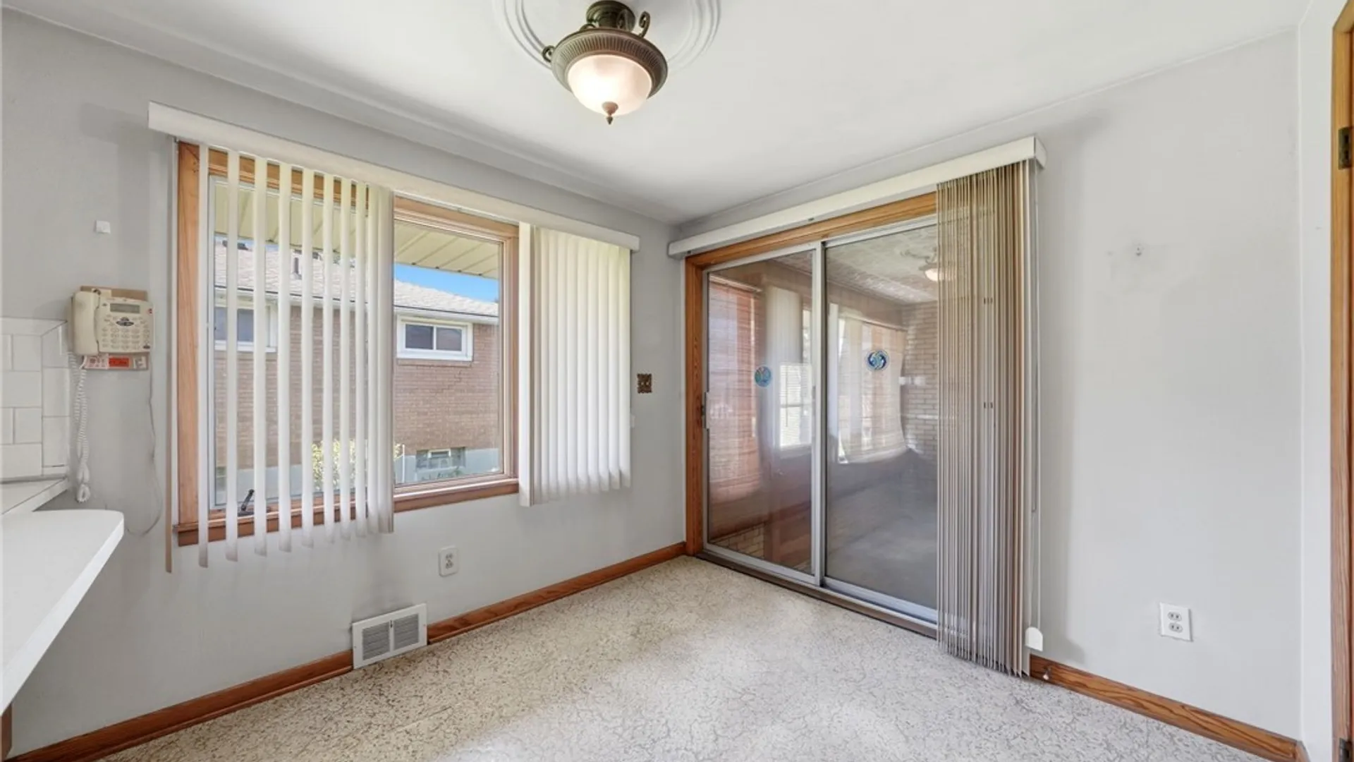 Property at 26 Brian Lane, West Seneca, NY 14224 11