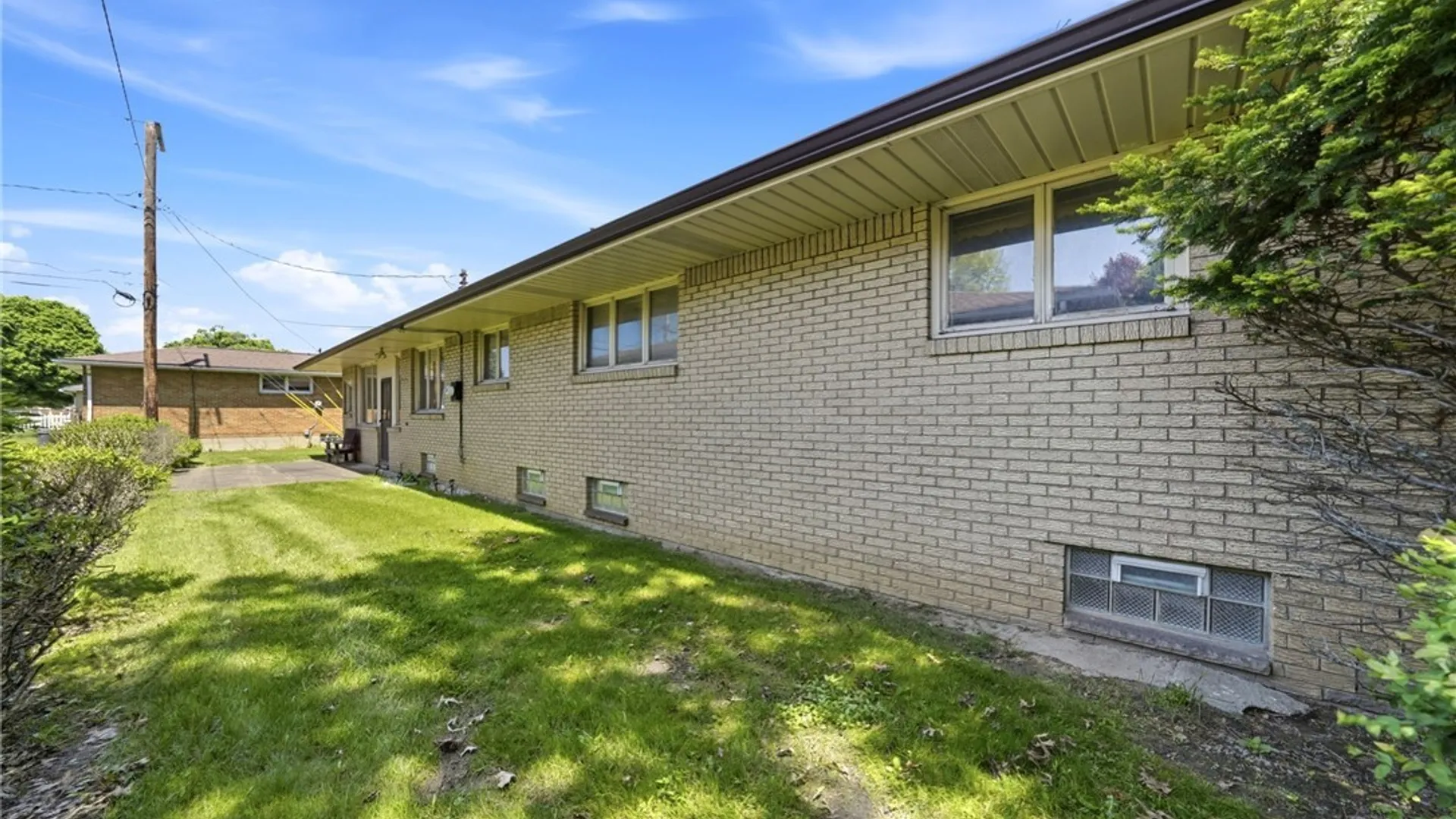 Property at 26 Brian Lane, West Seneca, NY 14224 22