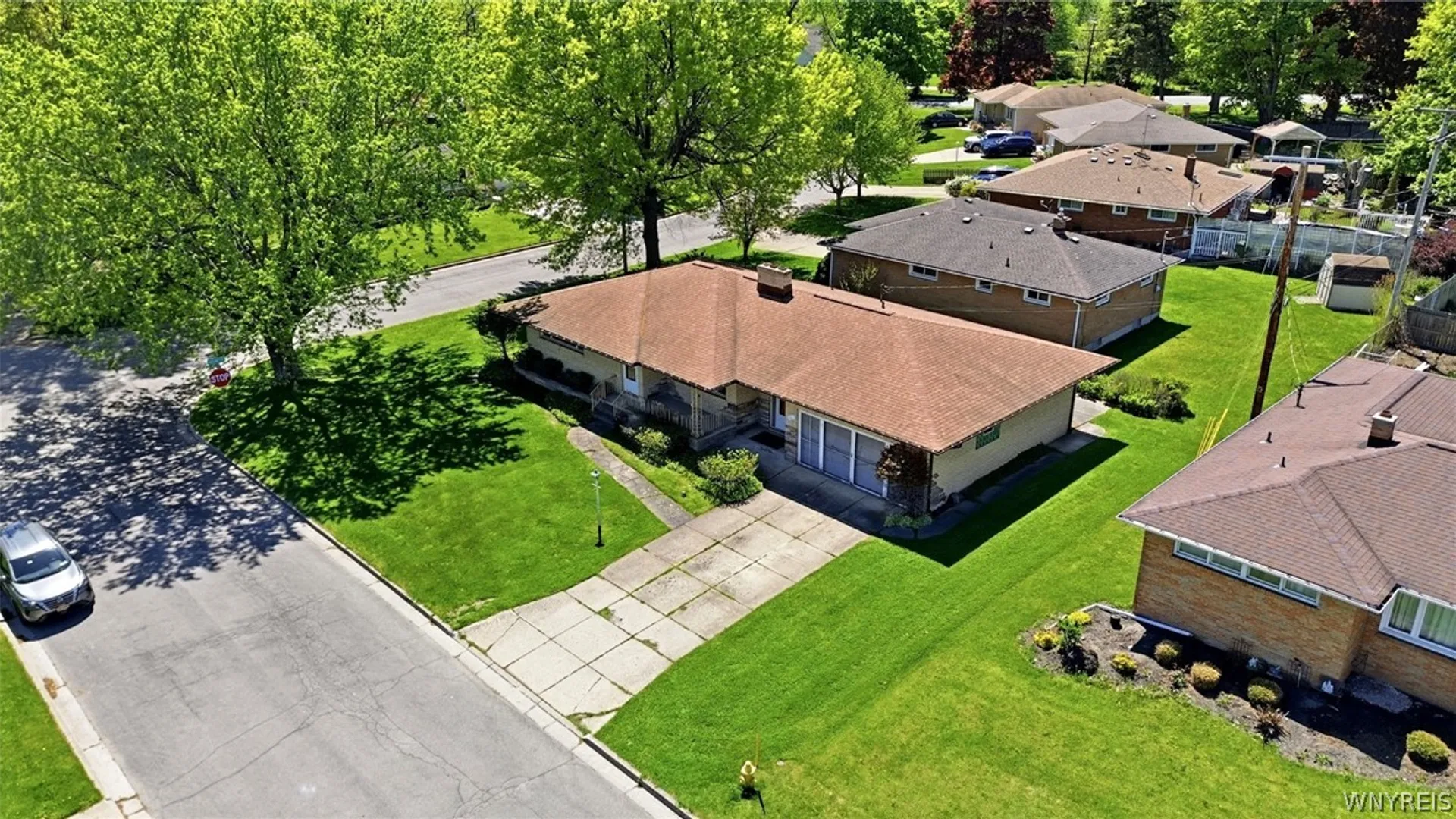 Property at 26 Brian Lane, West Seneca, NY 14224 28