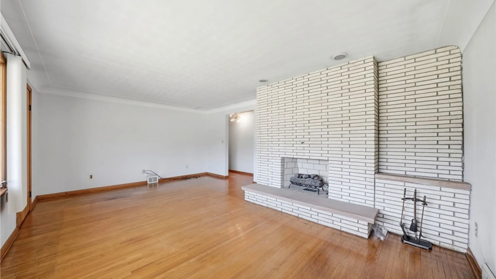 Property at 26 Brian Lane, West Seneca, NY 14224 4