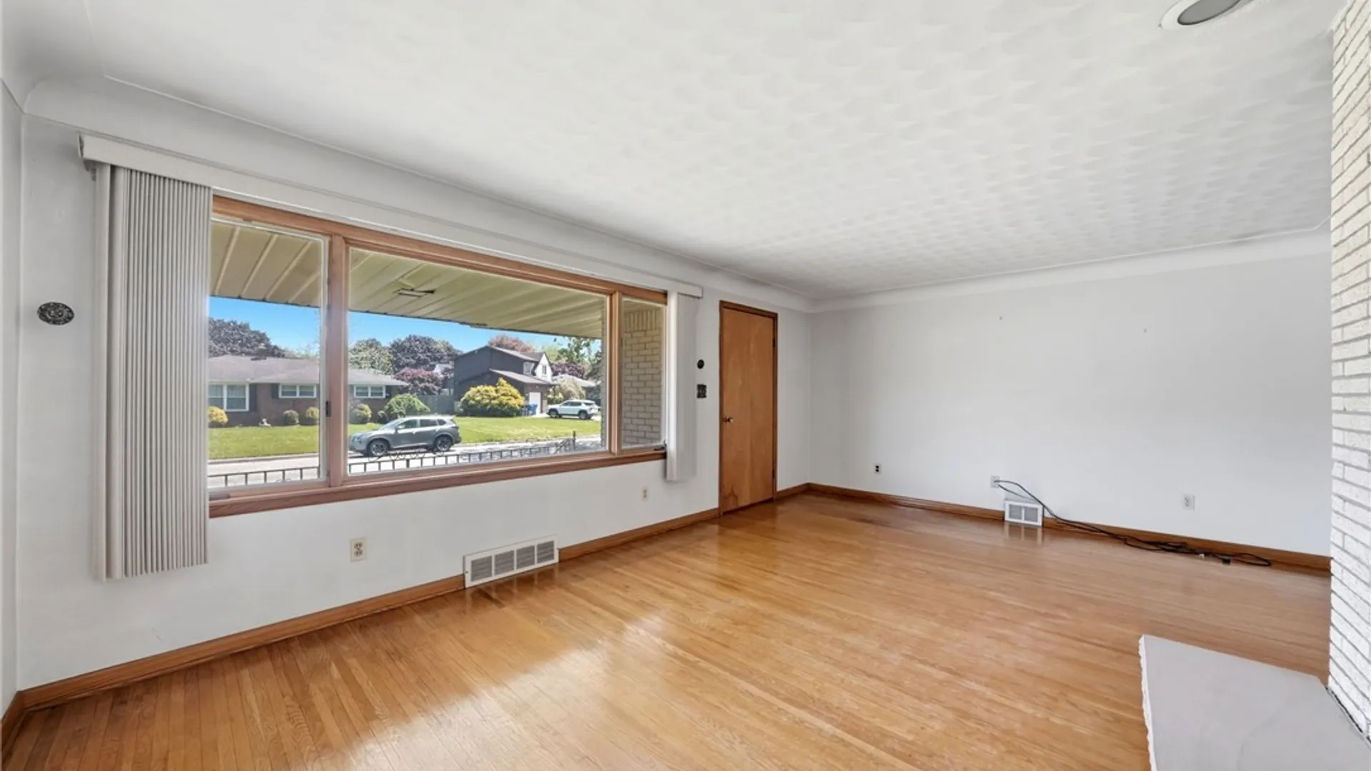 Property at 26 Brian Lane, West Seneca, NY 14224 5