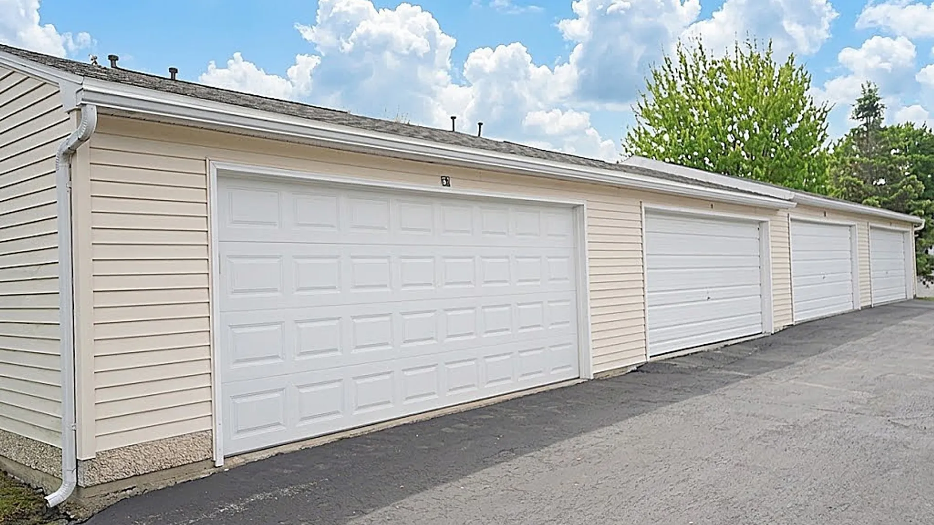Property at 57 Wimbledon Lane, West Seneca, NY 14224 29