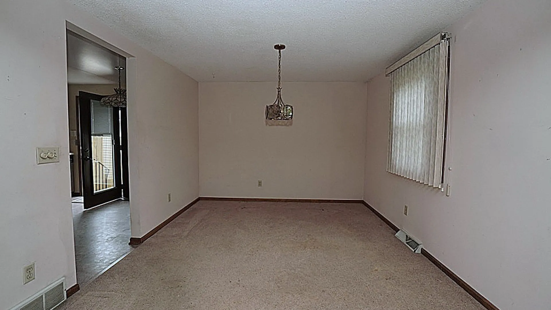 Property at 57 Wimbledon Lane, West Seneca, NY 14224 5