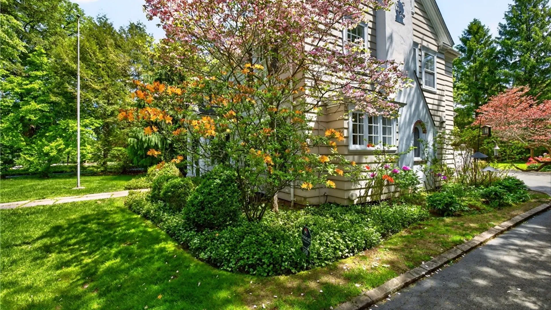 Property at 109 Sandringham Road, Brighton, NY 14610 40