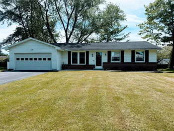 Property at 26 Hillary Dr, Chili, NY 14624