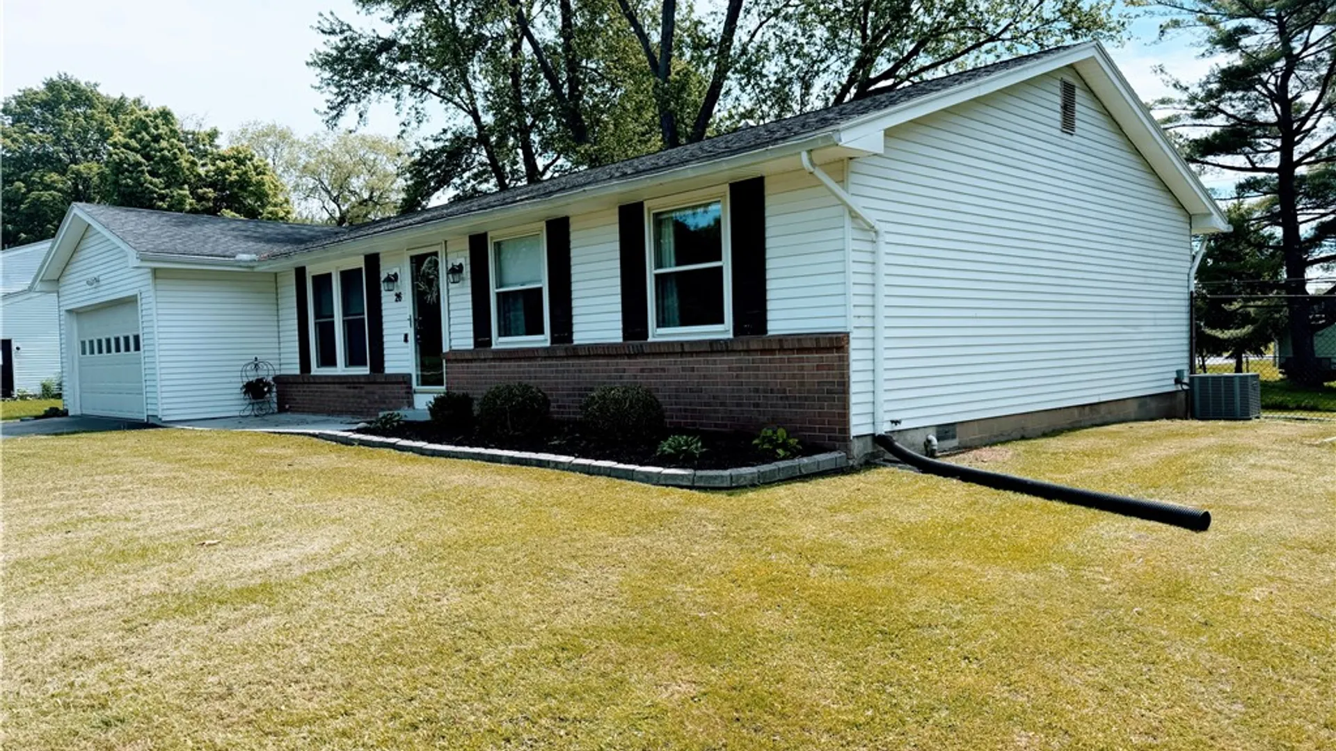 Property at 26 Hillary Dr, Chili, NY 14624 3