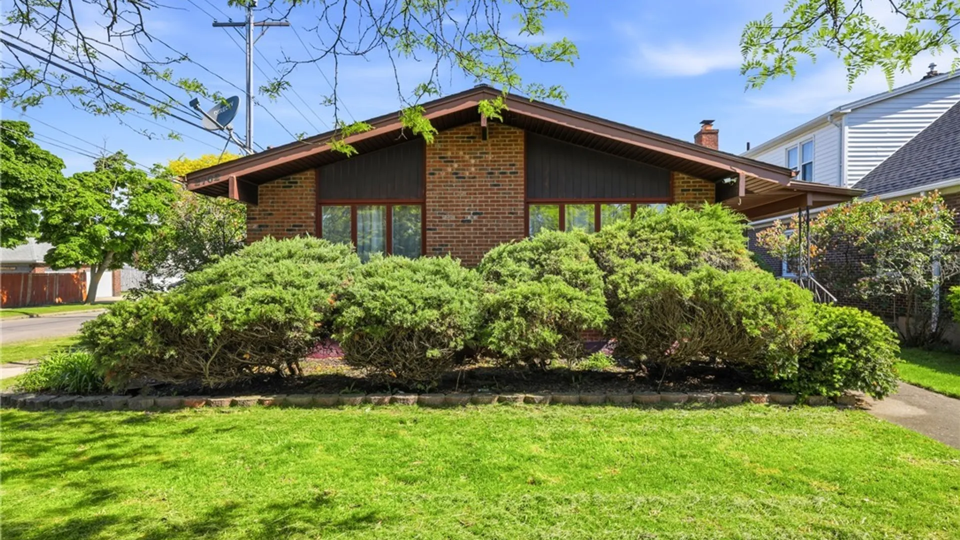 Property at 2702 Forest Avenue, Niagara Falls, NY 14301 2