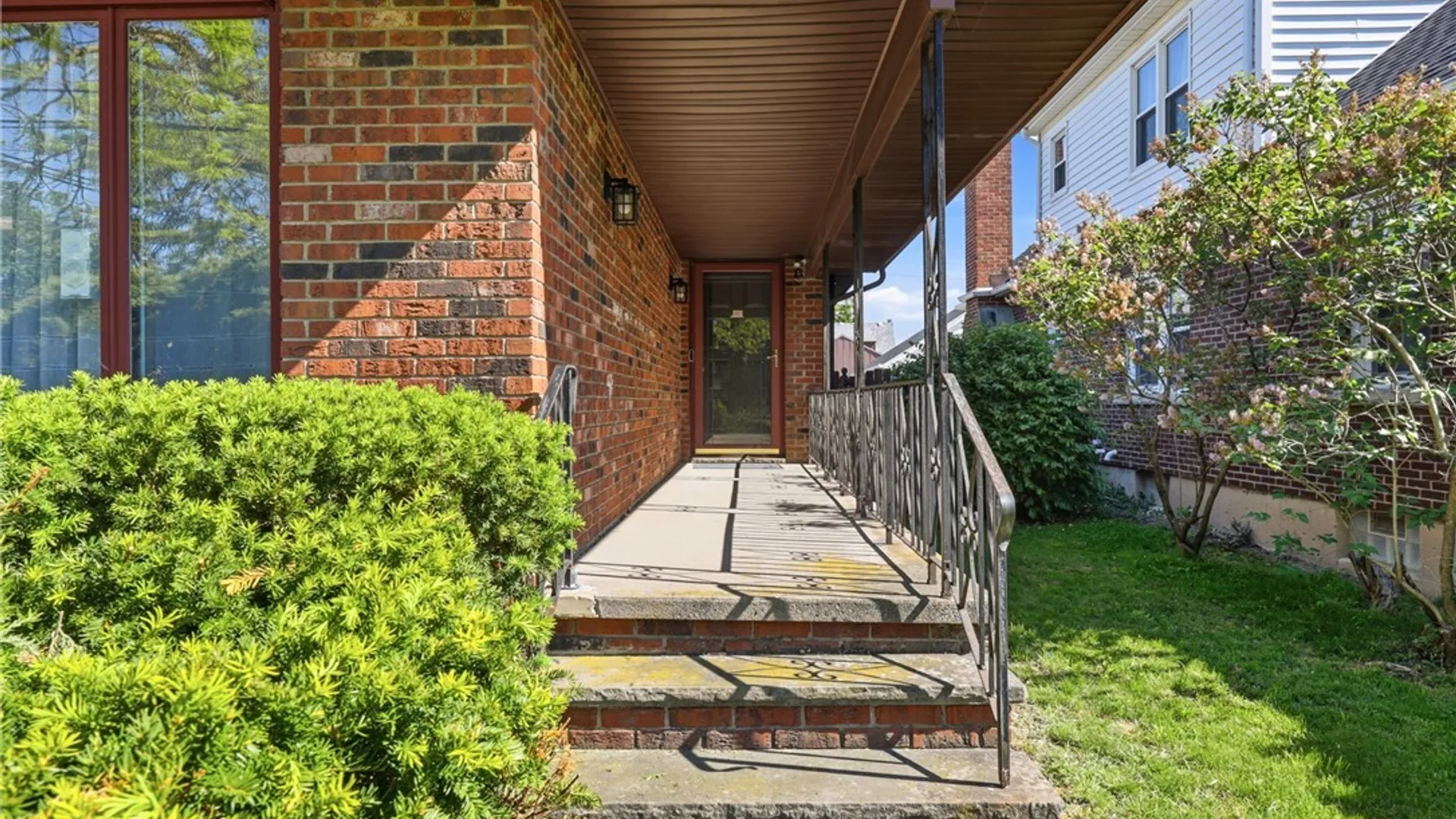 Property at 2702 Forest Avenue, Niagara Falls, NY 14301 3