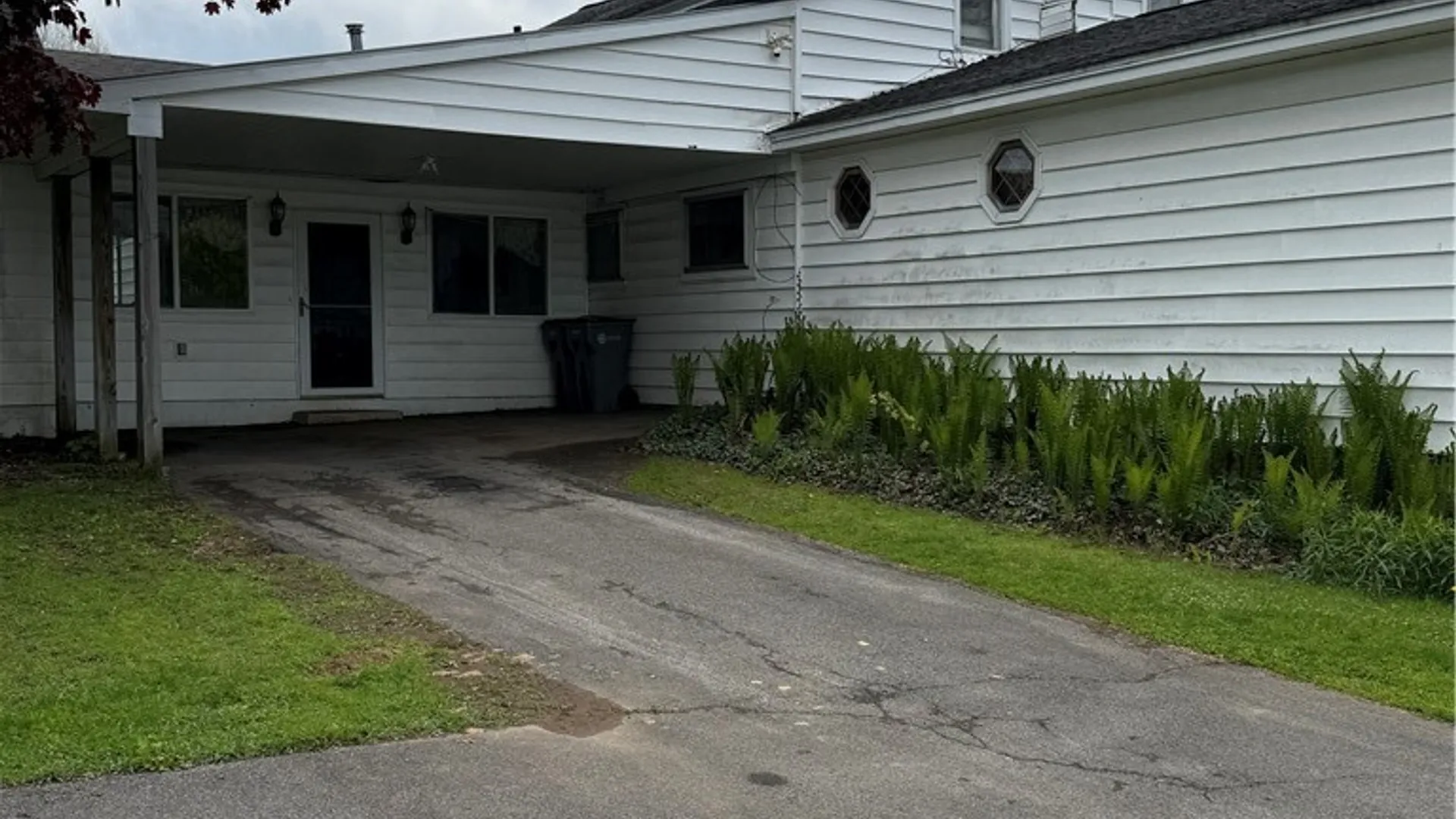 Property at 906 Jervis Avenue, Rome, NY 13440 3