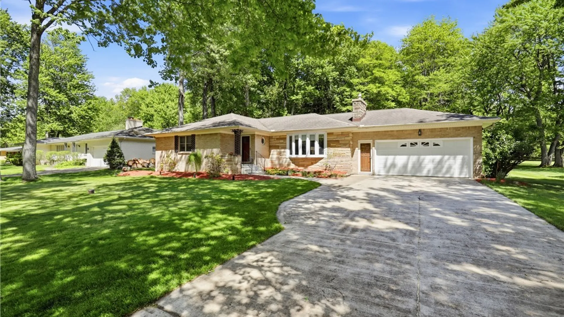 Property at 941 Boncliff Drive, Alden, NY 14004 3