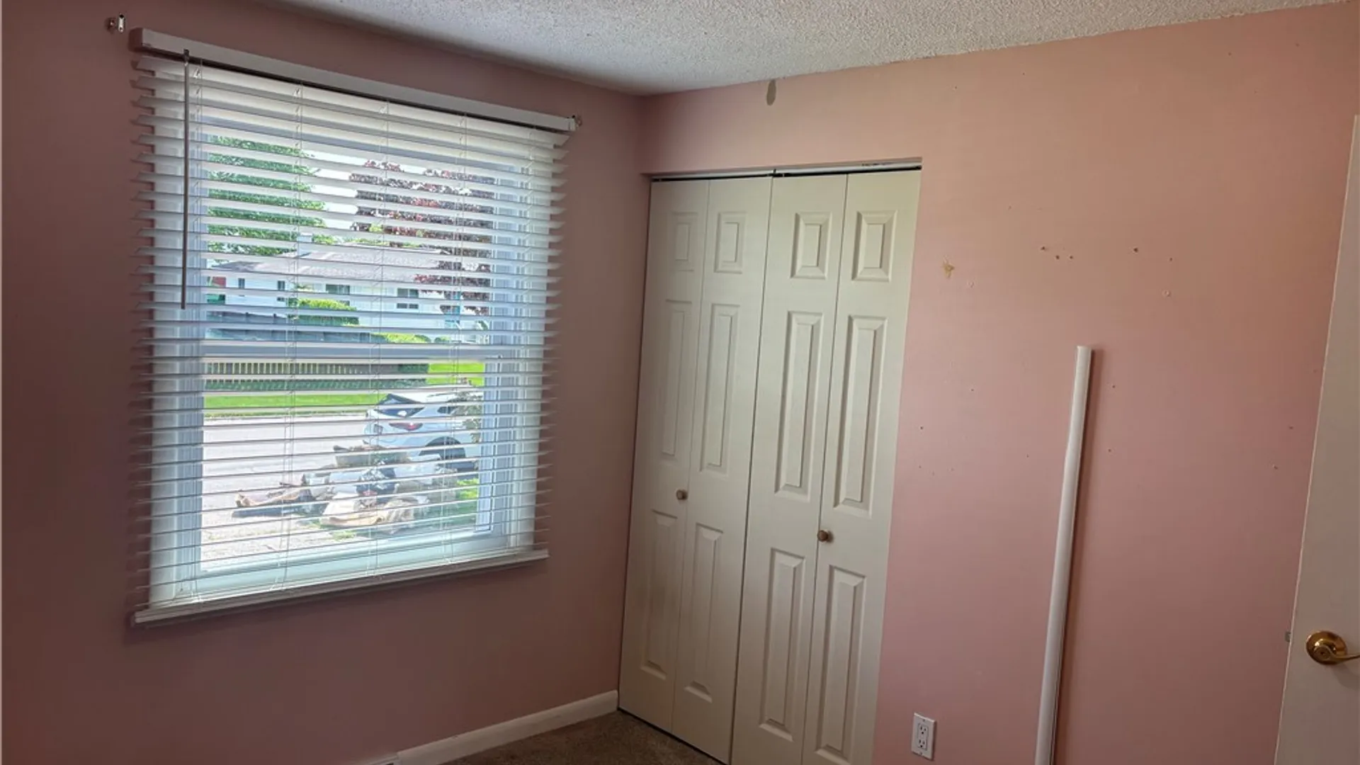 Property at 4 W Cherbourg Drive, Cheektowaga, NY 14227 19