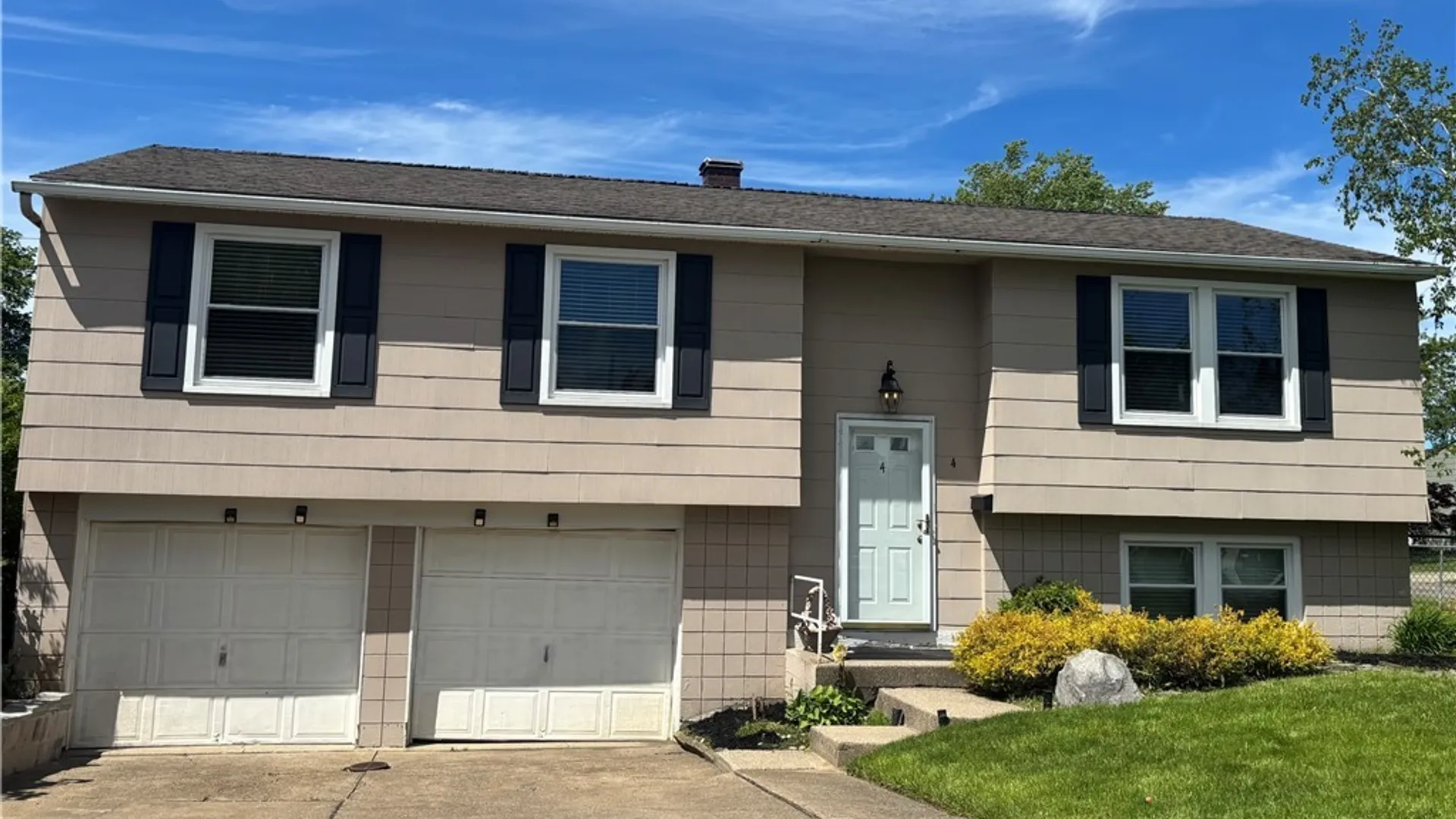 Property at 4 W Cherbourg Drive, Cheektowaga, NY 14227 2