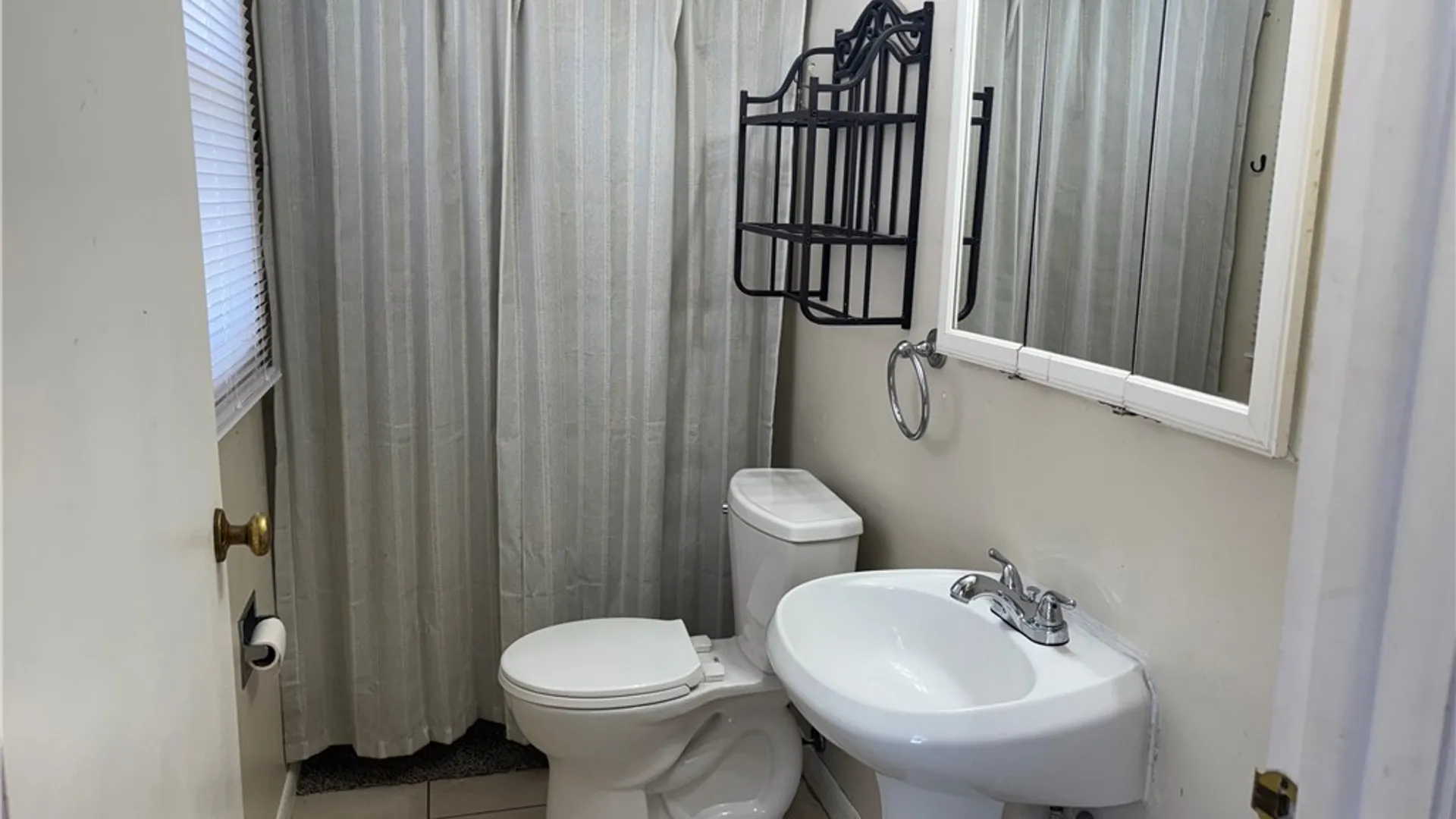 Property at 4 W Cherbourg Drive, Cheektowaga, NY 14227 20