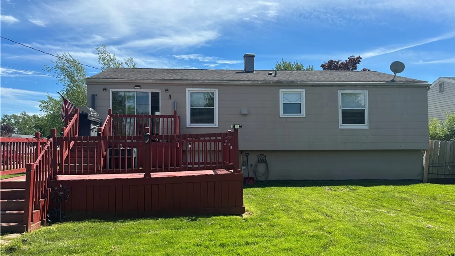 Property at 4 W Cherbourg Drive, Cheektowaga, NY 14227 3