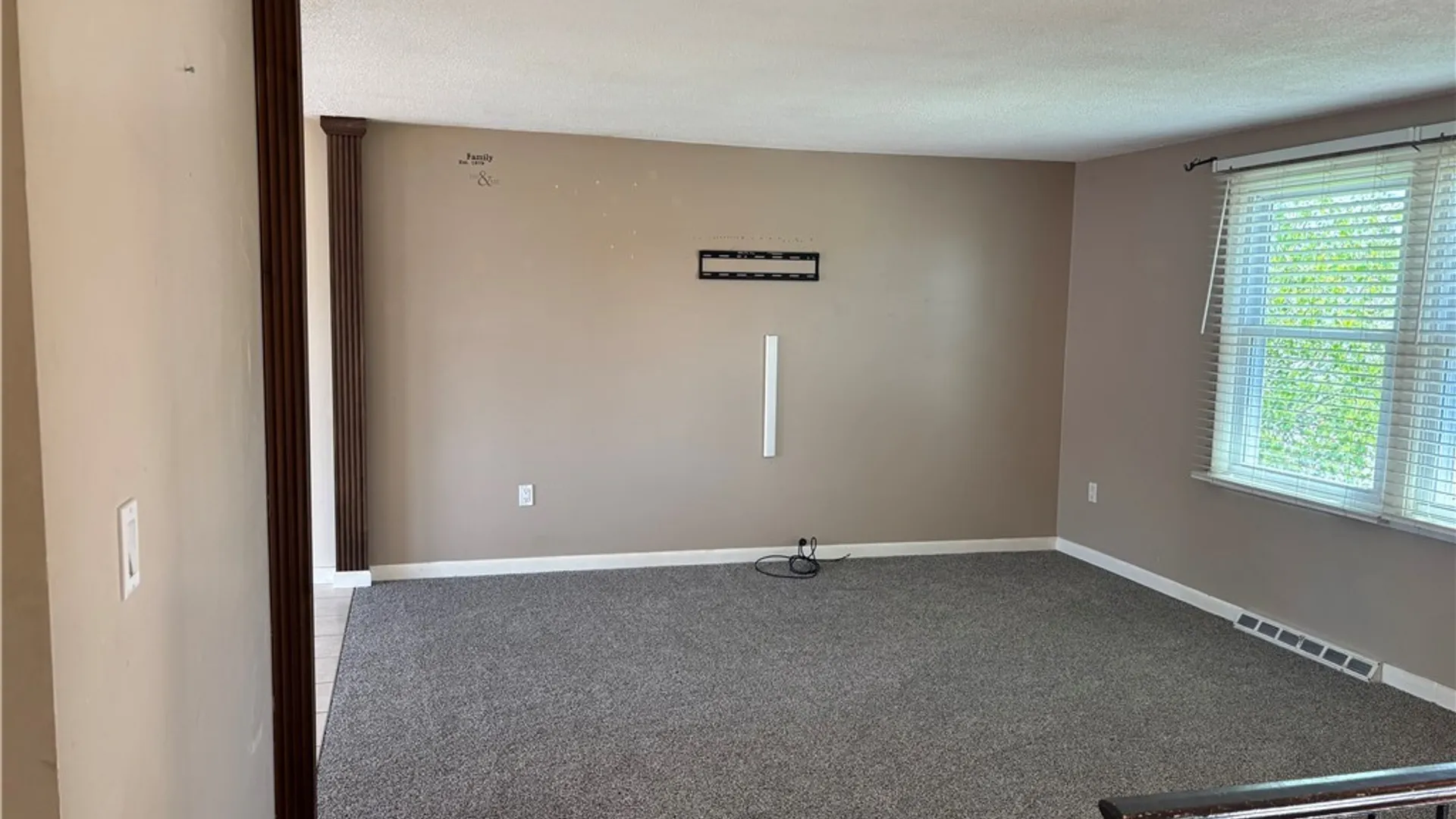 Property at 4 W Cherbourg Drive, Cheektowaga, NY 14227 8