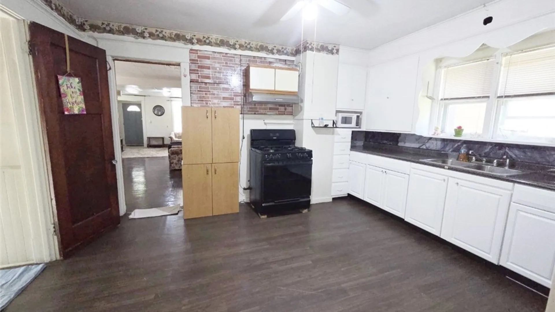 Property at 18 Victoria Avenue, Buffalo, NY 14214 18