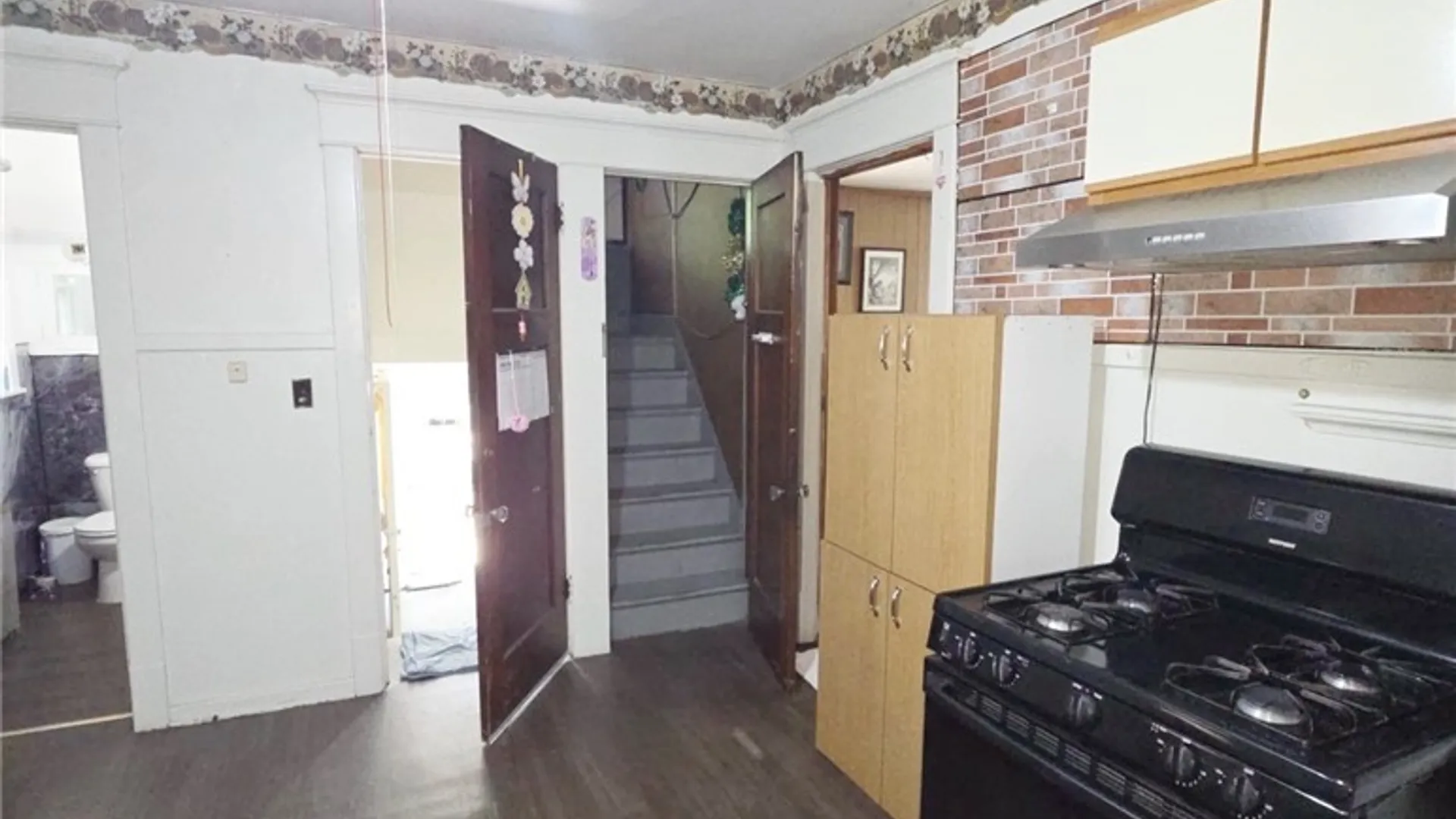 Property at 18 Victoria Avenue, Buffalo, NY 14214 7