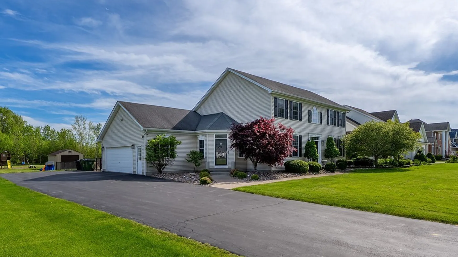 Property at 3990 Slusaric Road, Wheatfield, NY 14120 2
