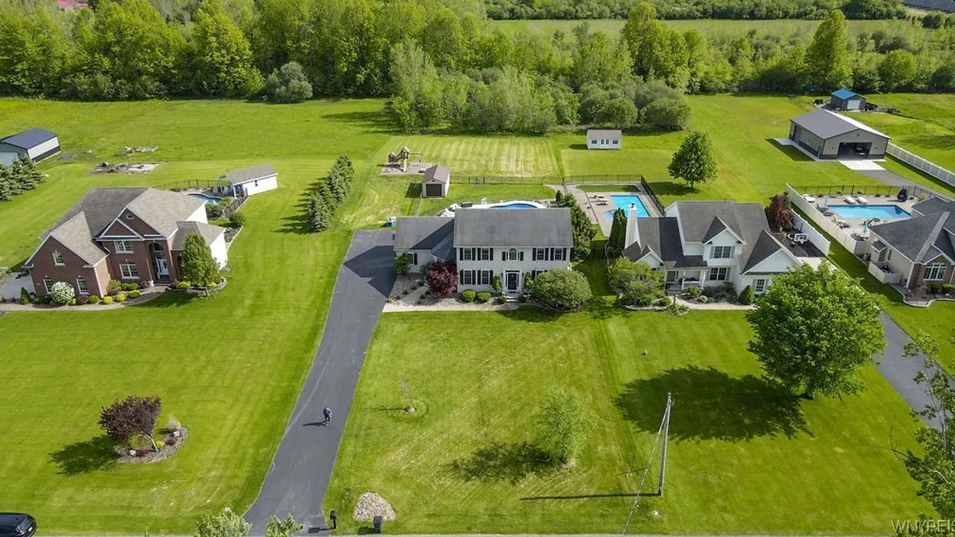 Property at 3990 Slusaric Road, Wheatfield, NY 14120 49