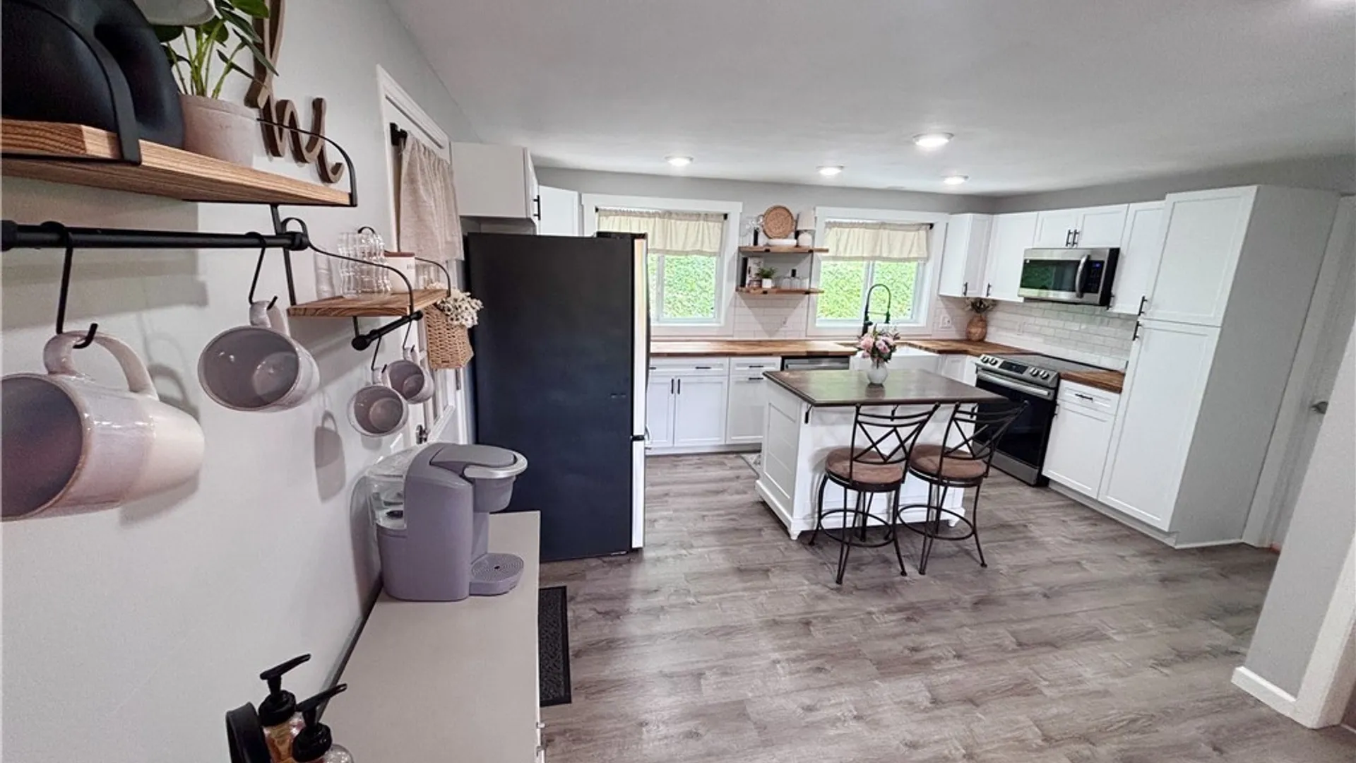 Property at 110 Winkworth Parkway, Syracuse, NY 13215 8