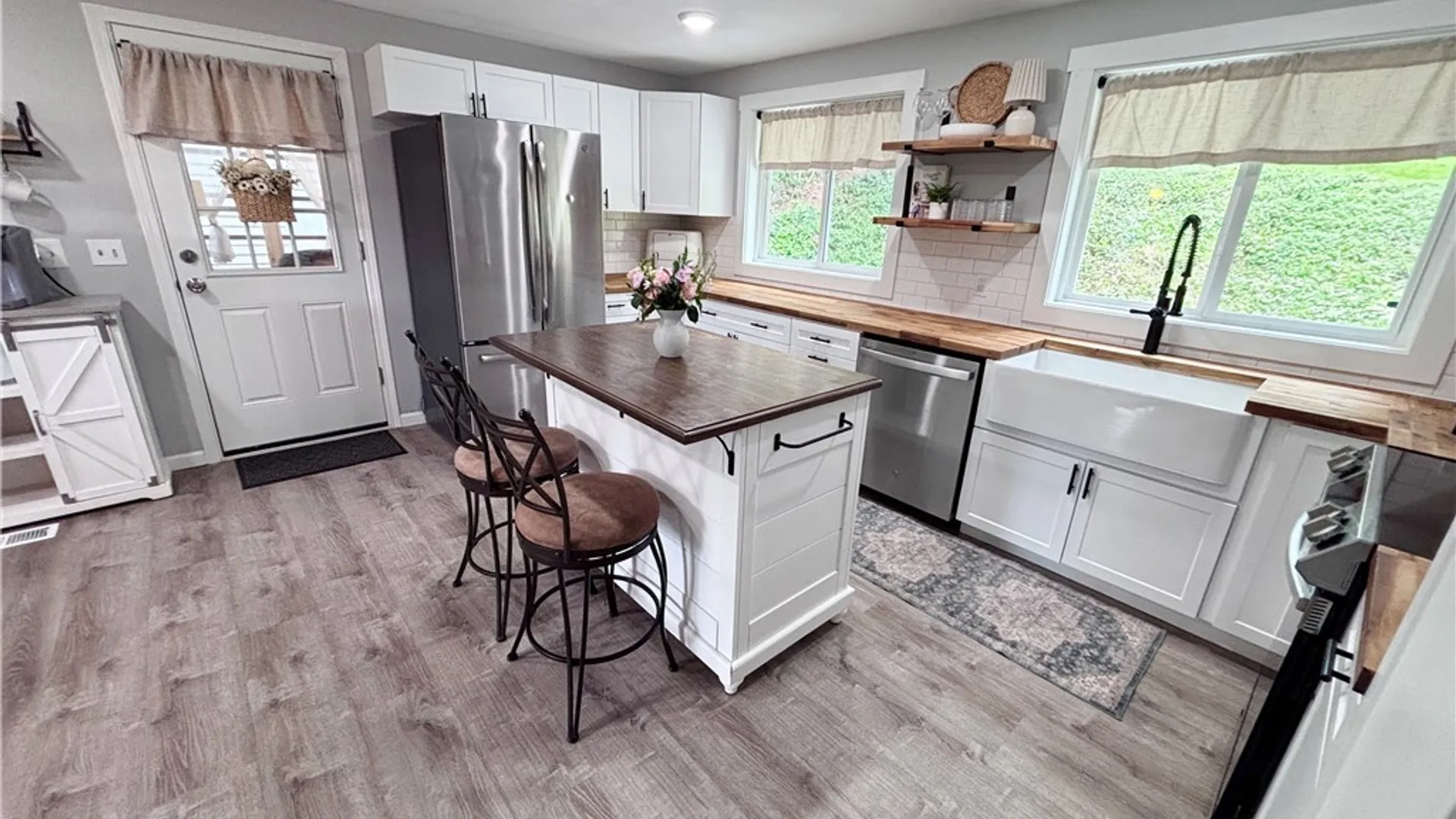 Property at 110 Winkworth Parkway, Syracuse, NY 13215 9