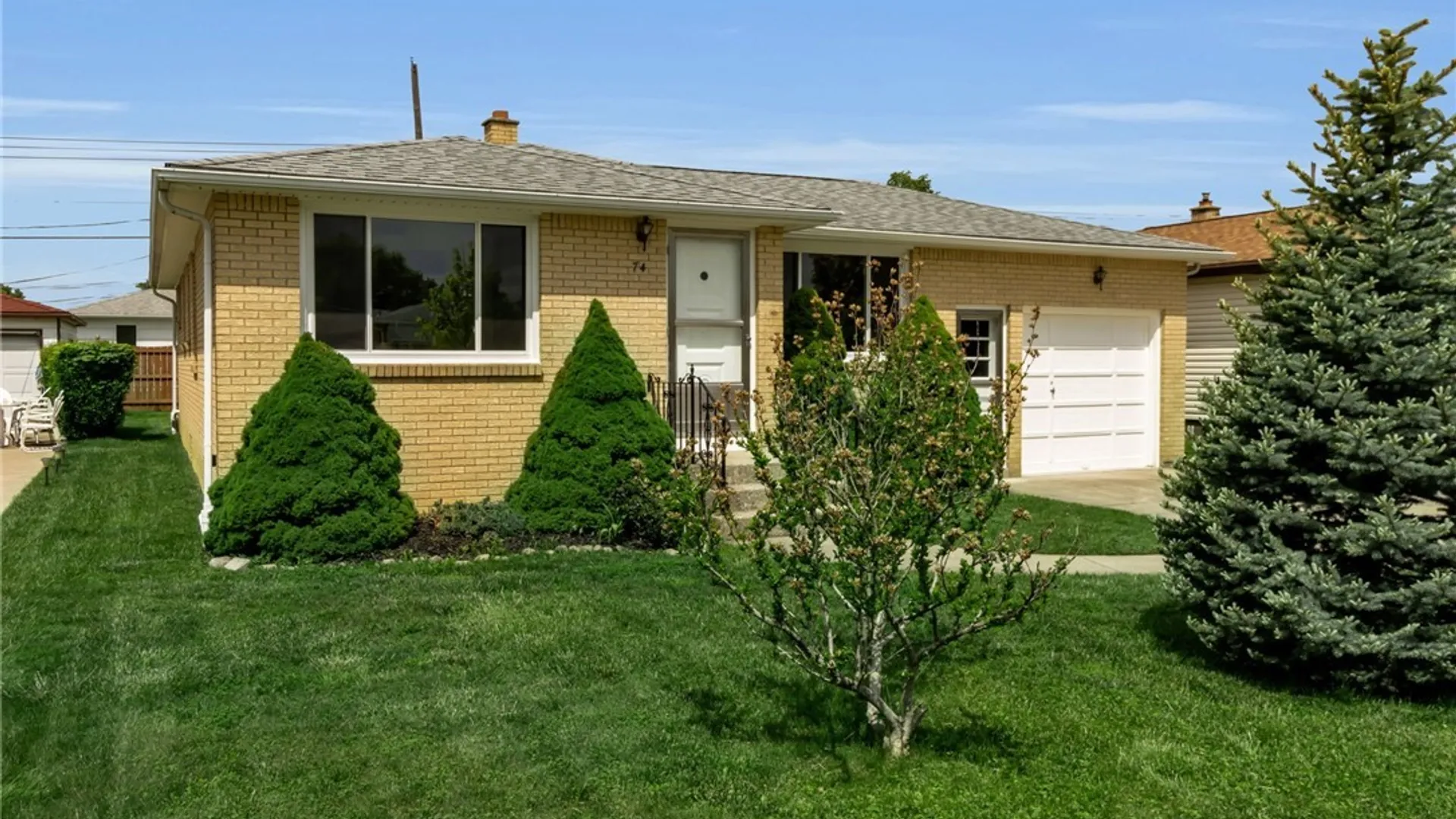 Property at 74 Constance Lane, Cheektowaga, NY 14227 4