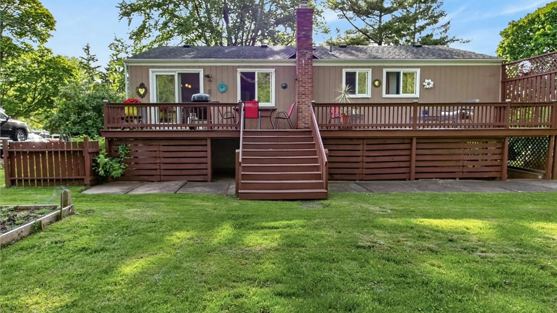 Property at 402 Picturesque Drive, Greece, NY 14616 18
